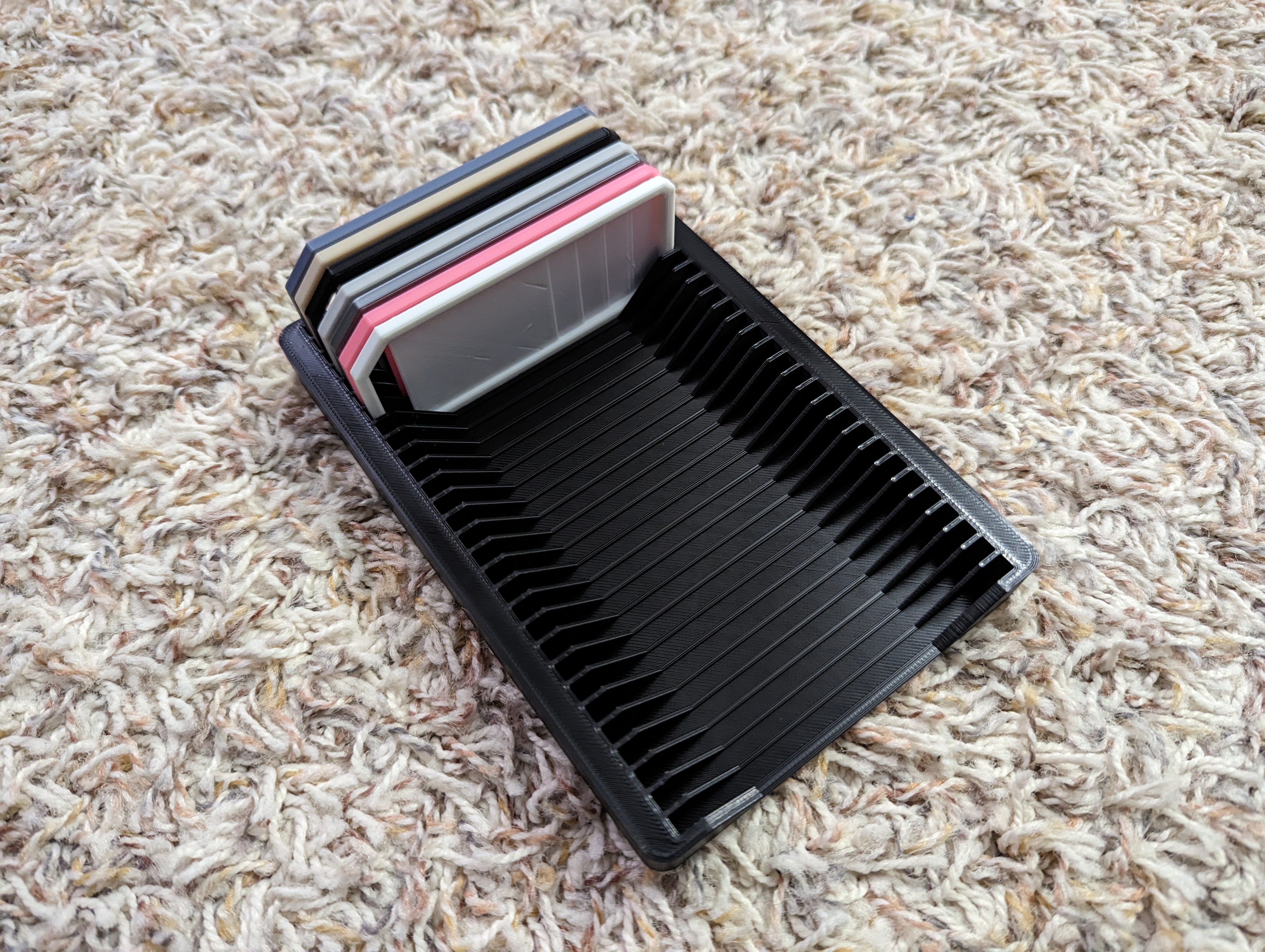 Filament sample insert for rugged box