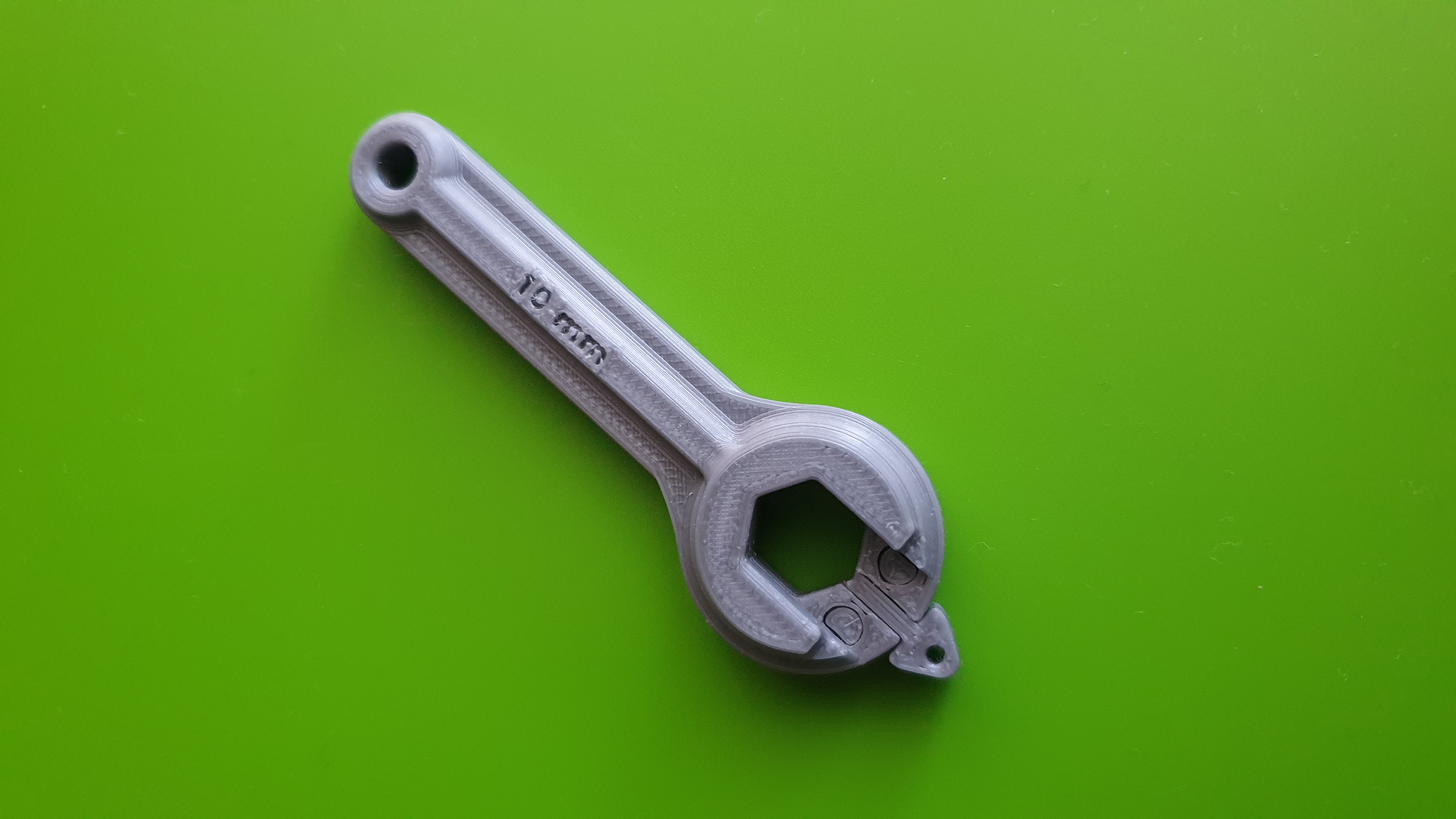 Llave 10 mm con ranura para filamento y bloqueo