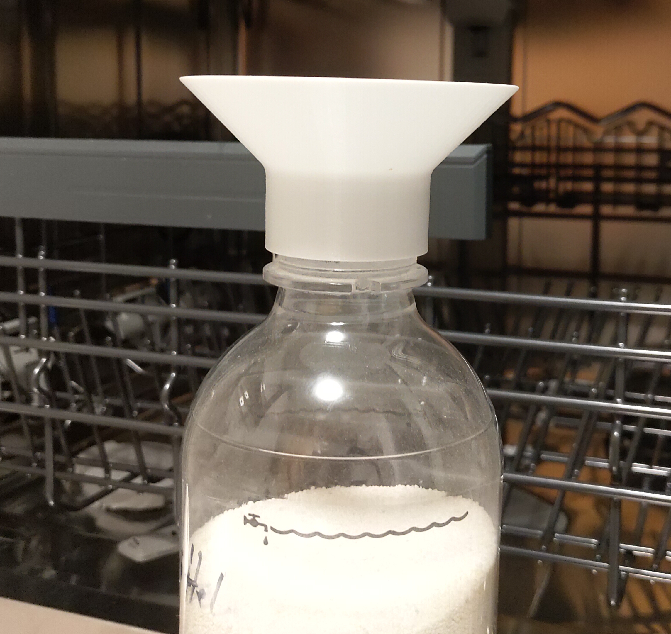 Trichter mit Gewinde für Sodastream Flaschen / Funnel with thread for soda stream bottles
