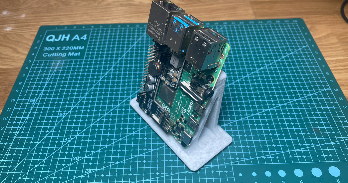 Gridfinity Raspberry Pi stand by Ilan Kushnir Download free STL model