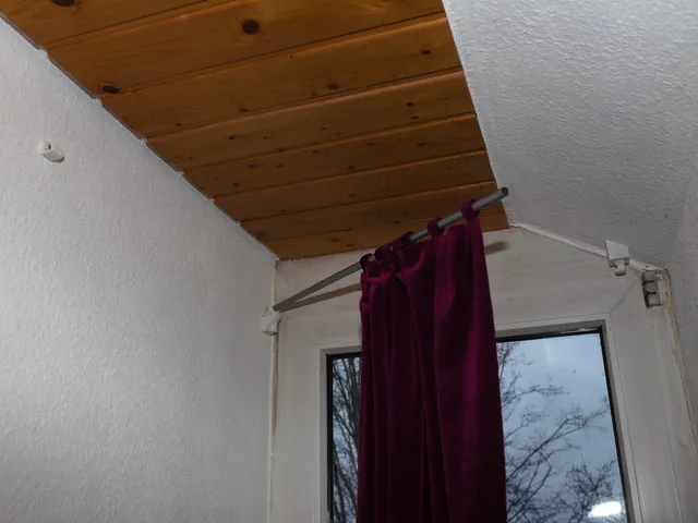Rotatable Curtain Rod