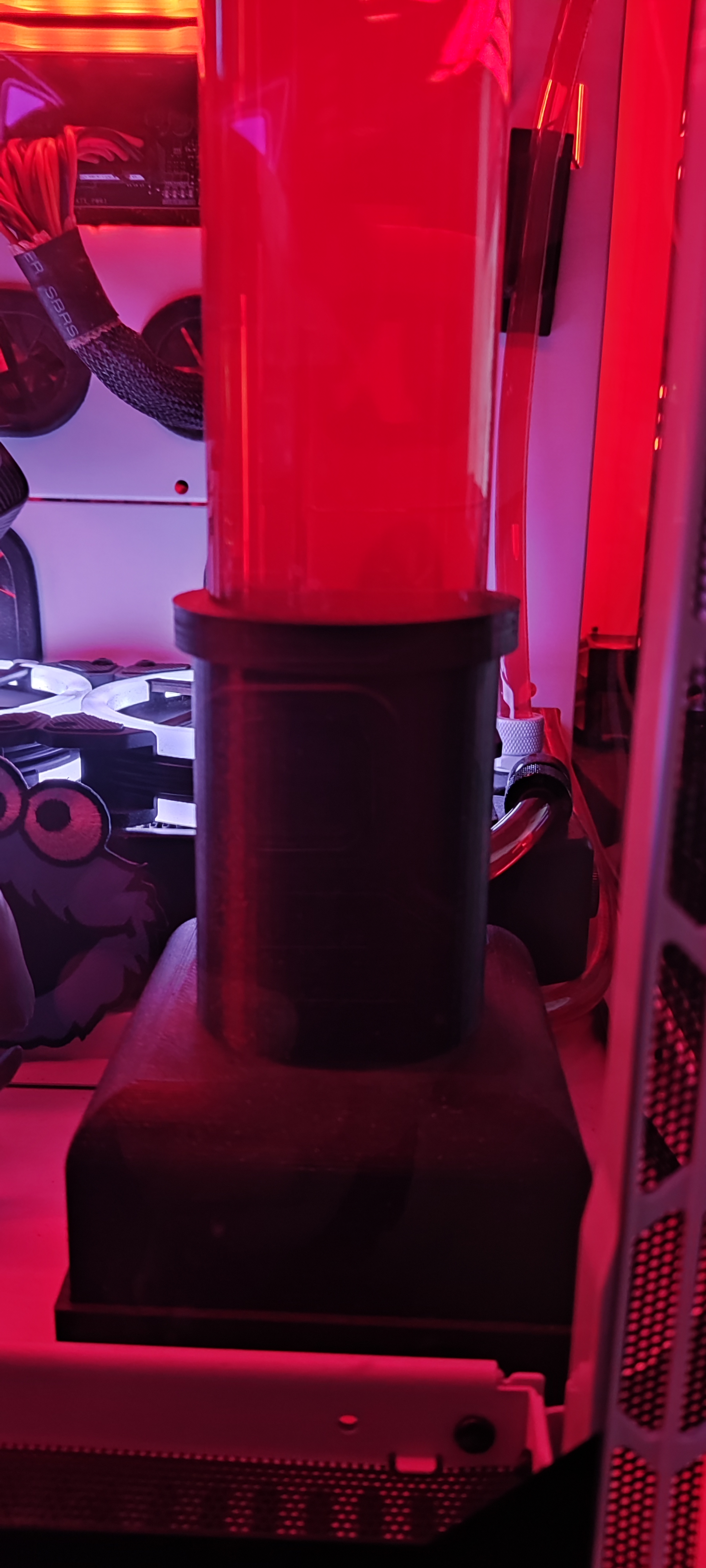 Resevoir holder
