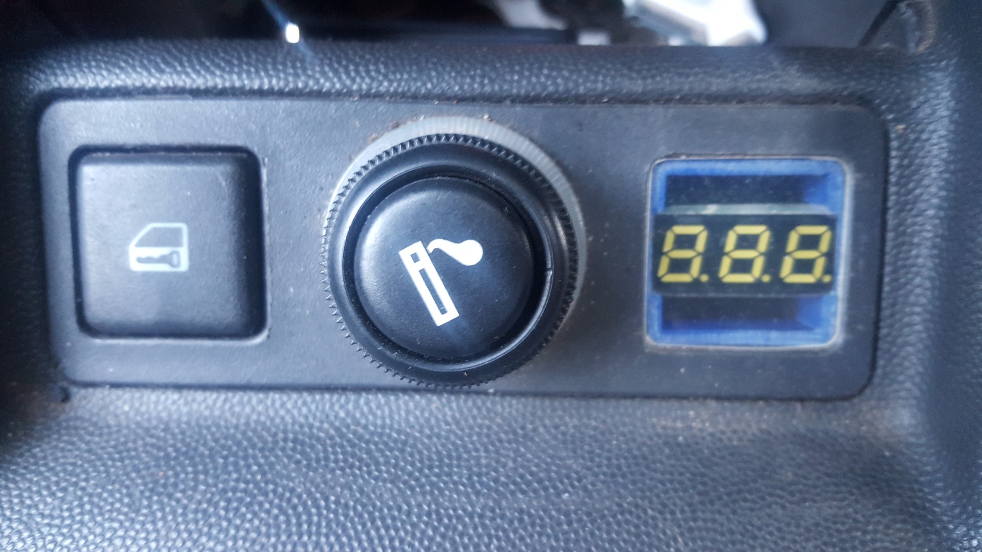 Voltmeter holder for opel corsa c utility.