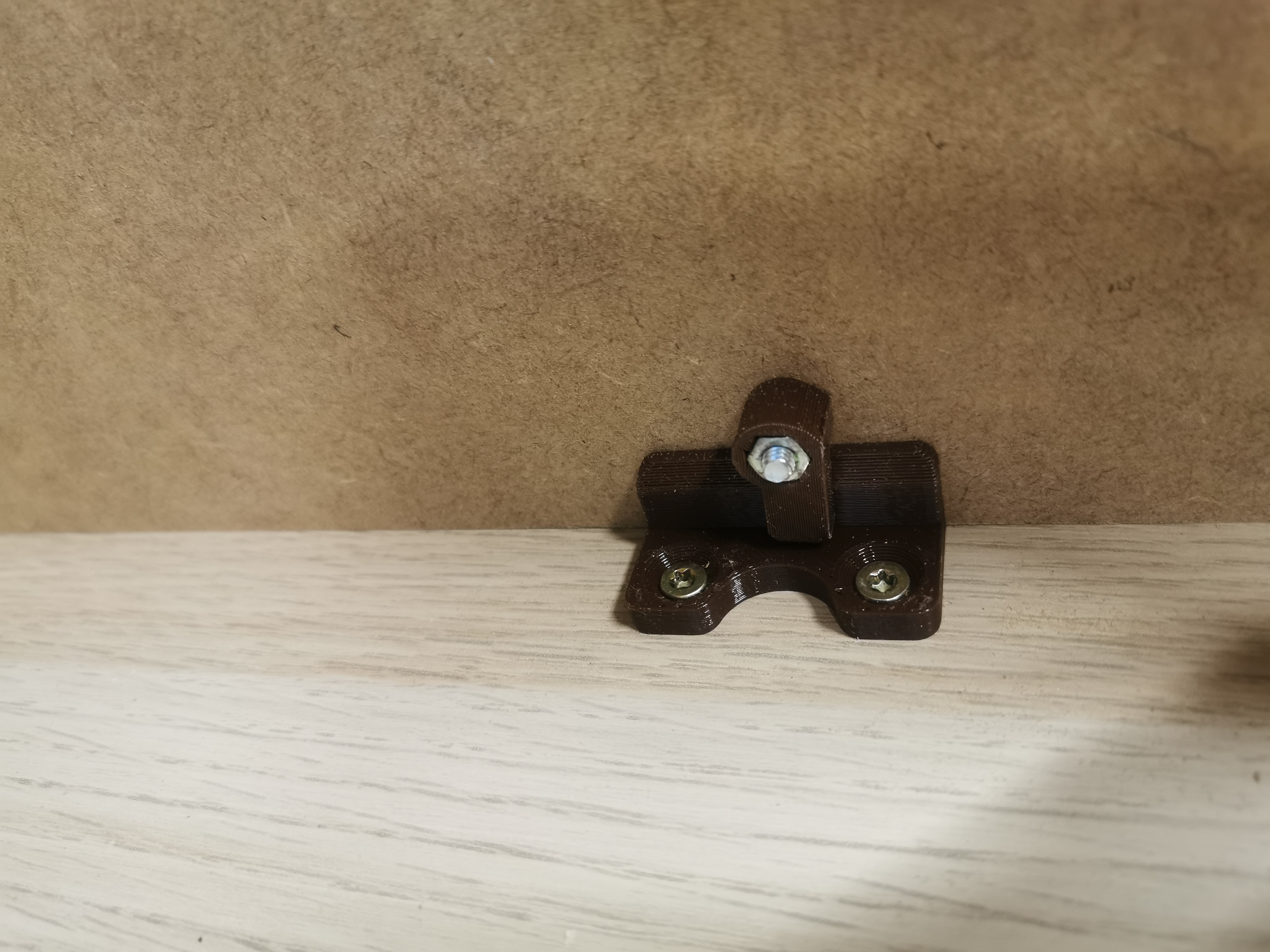 Miniatura 3 do modelo 3D Simple latch for enclosure side panel