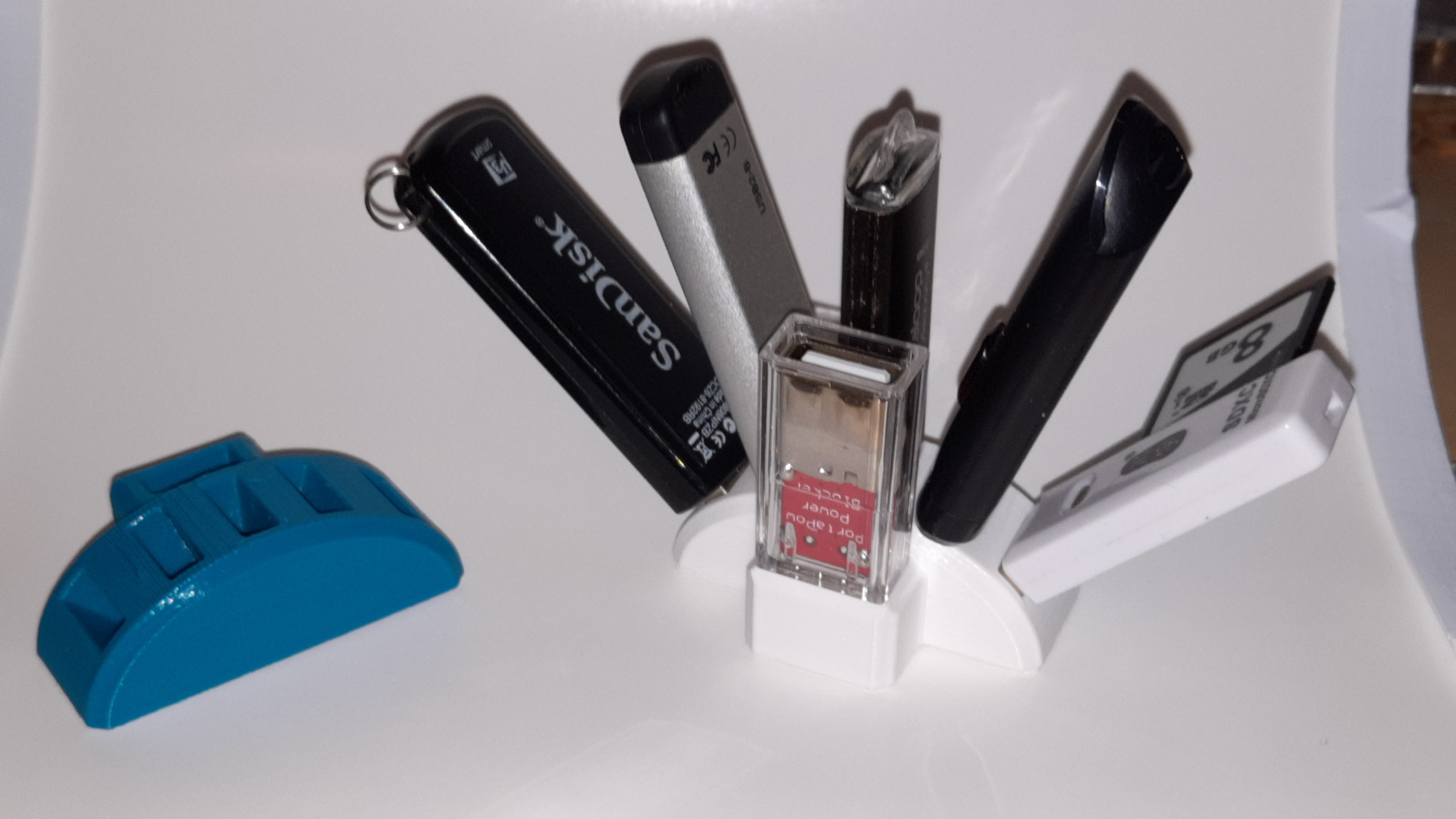 USB Stick Organizer by Gino Latrino Download free STL model