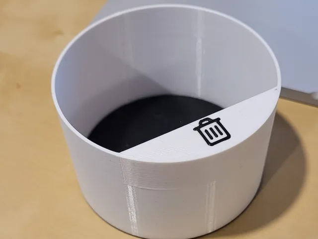 Cute trash bin