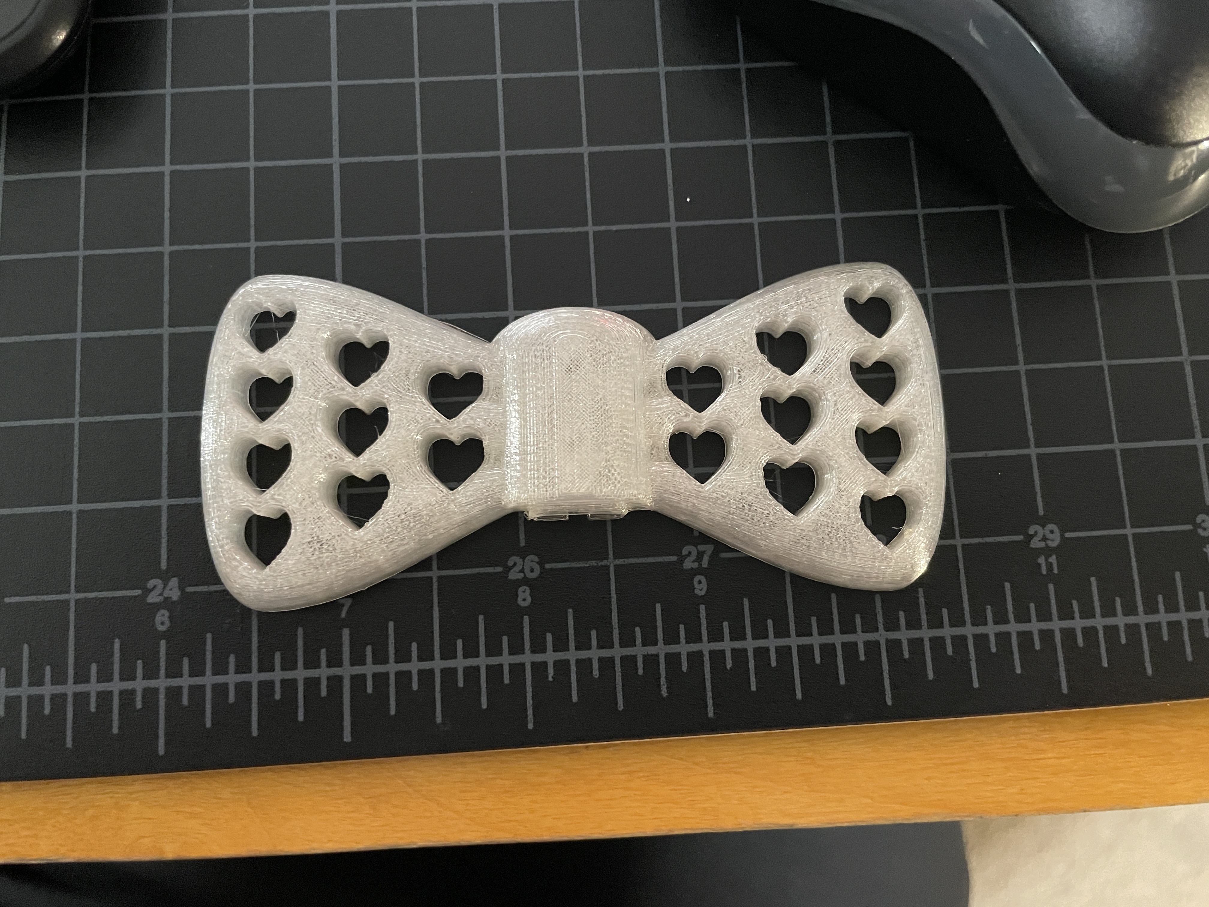 Hearts clip-on bowtie