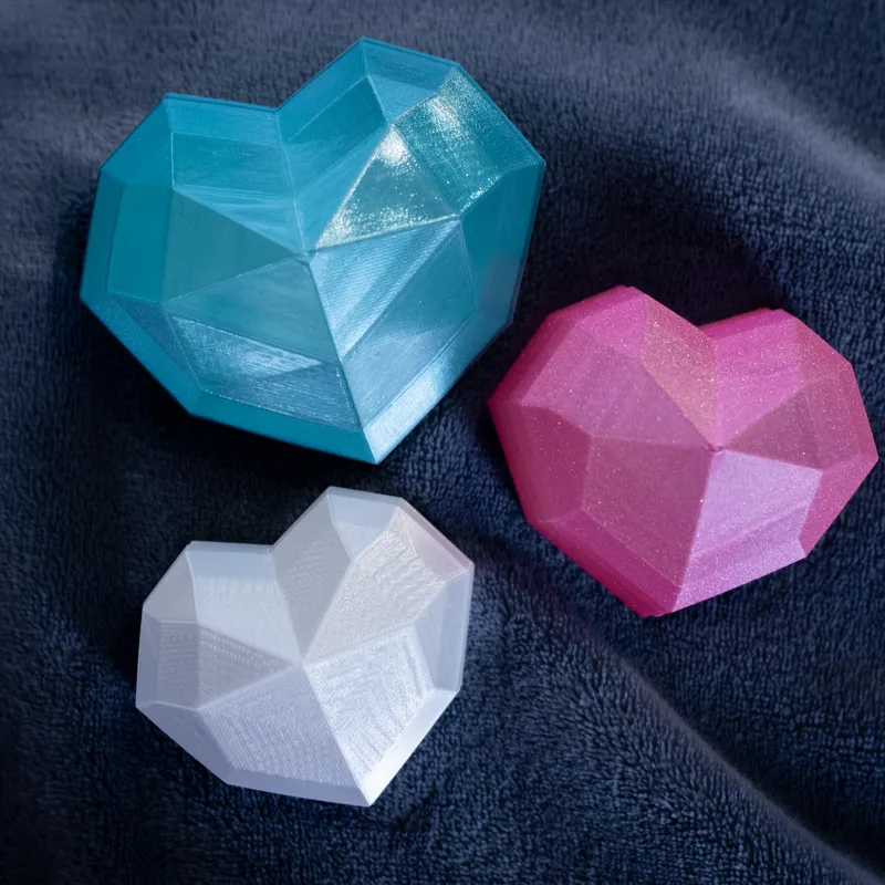STL file Tiny heart confetti / Small heart decor 💜・3D printing model to  download・Cults