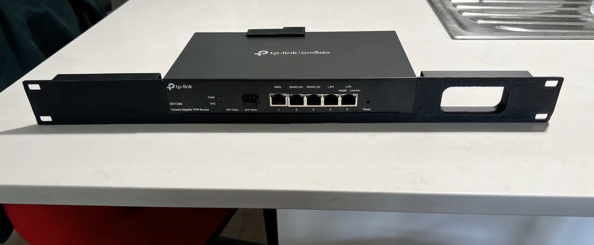 TP-Link 1U rackmount housing for ER7206 router mk II by ppastur ...