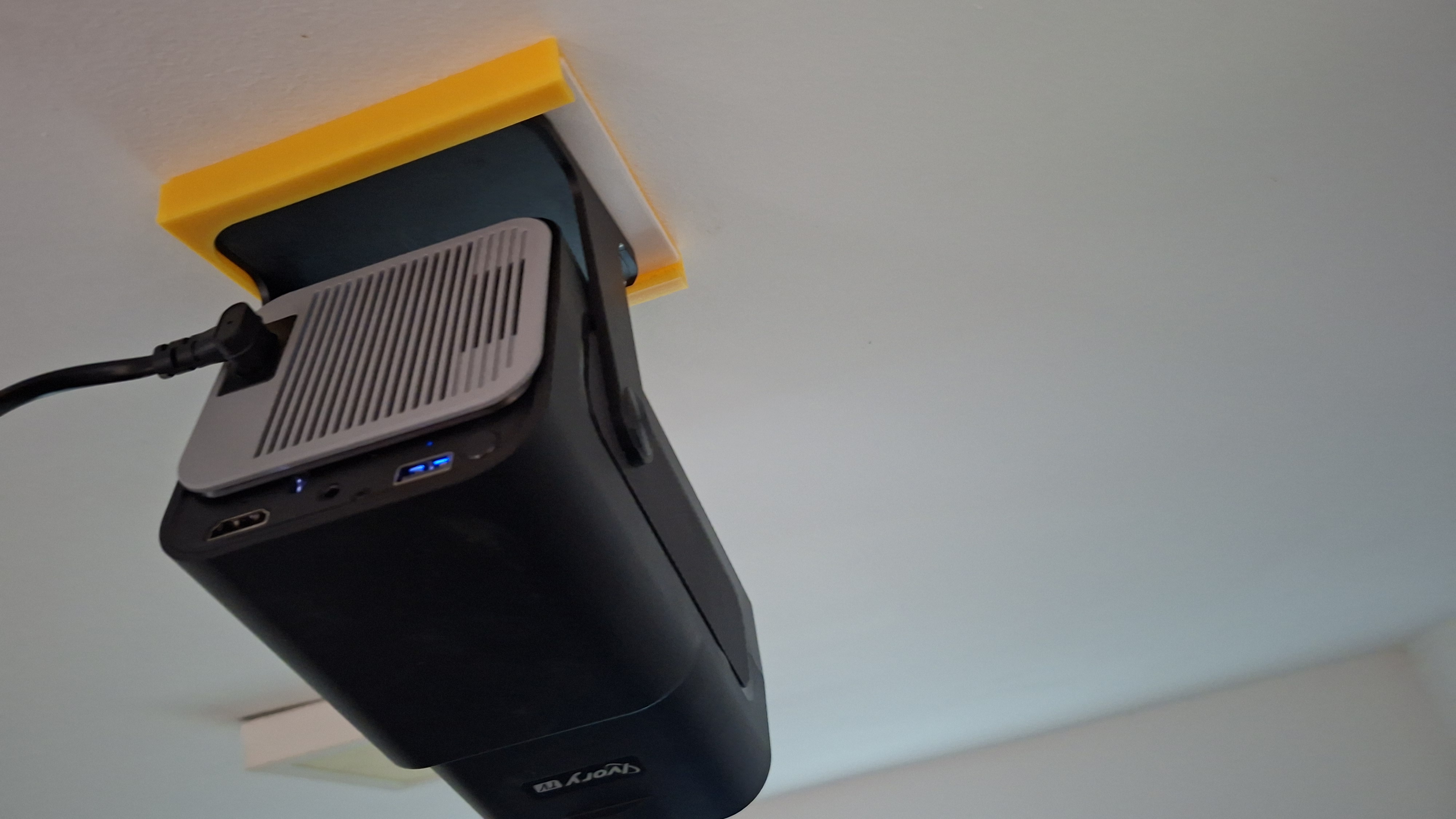 HY320 Projector Mount