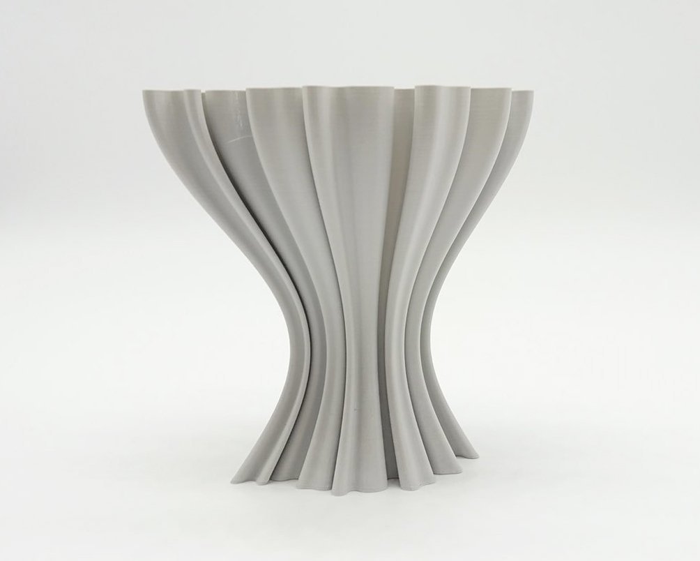 Wavy vase