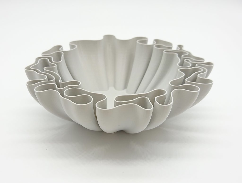 Wavy bowl