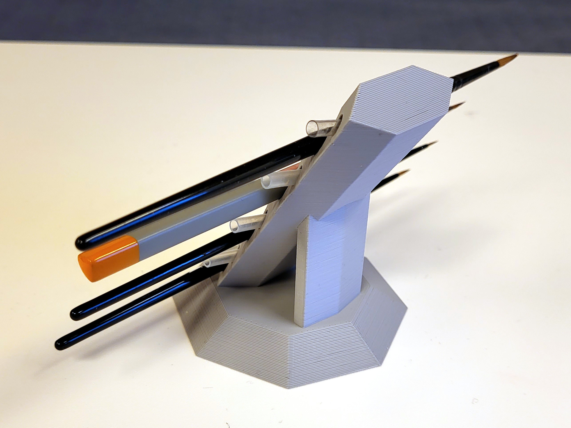 Brush holder with protective sleeve support by Klaus Download free