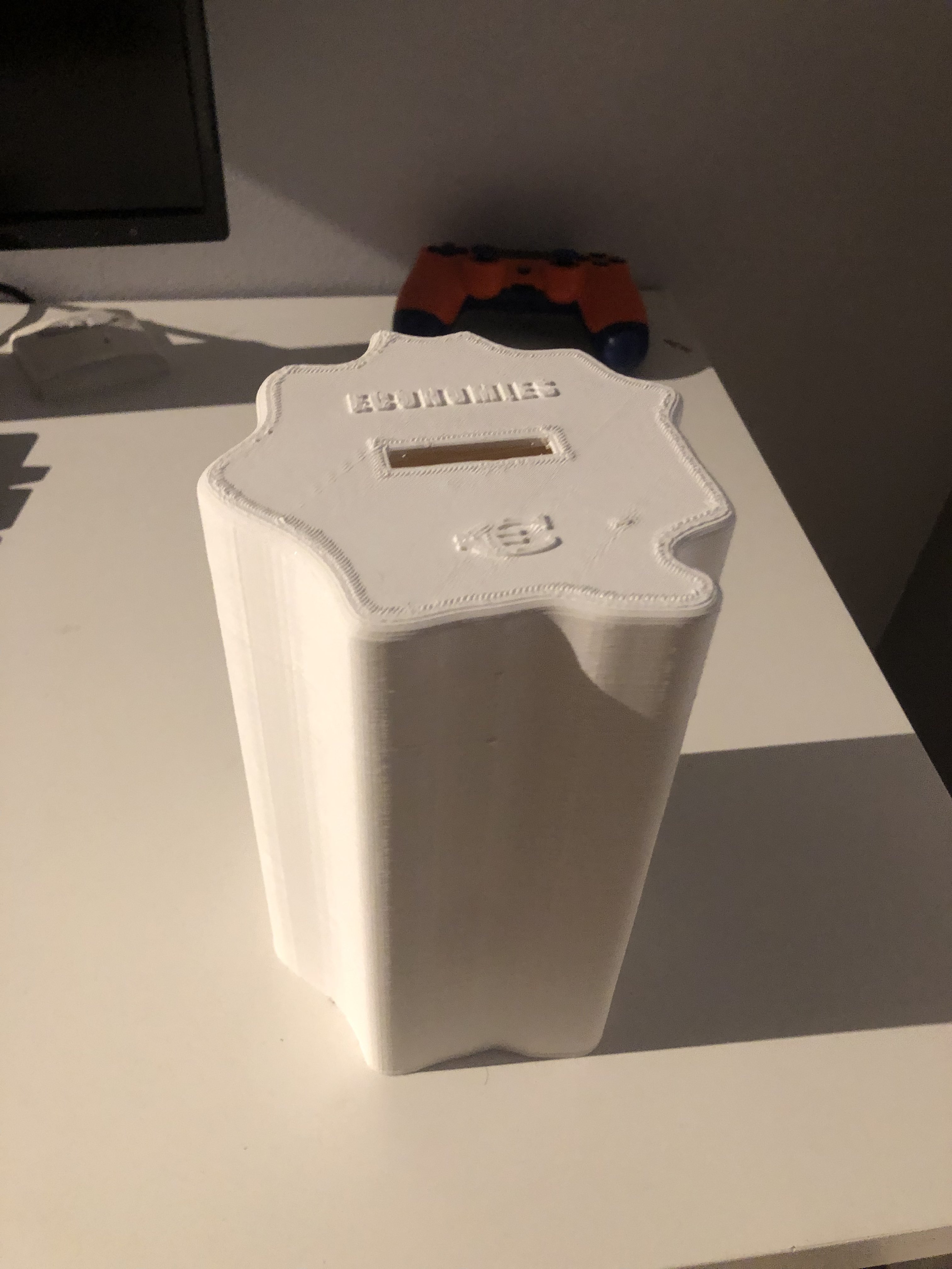 savings piggy bank / Tirelire à économies