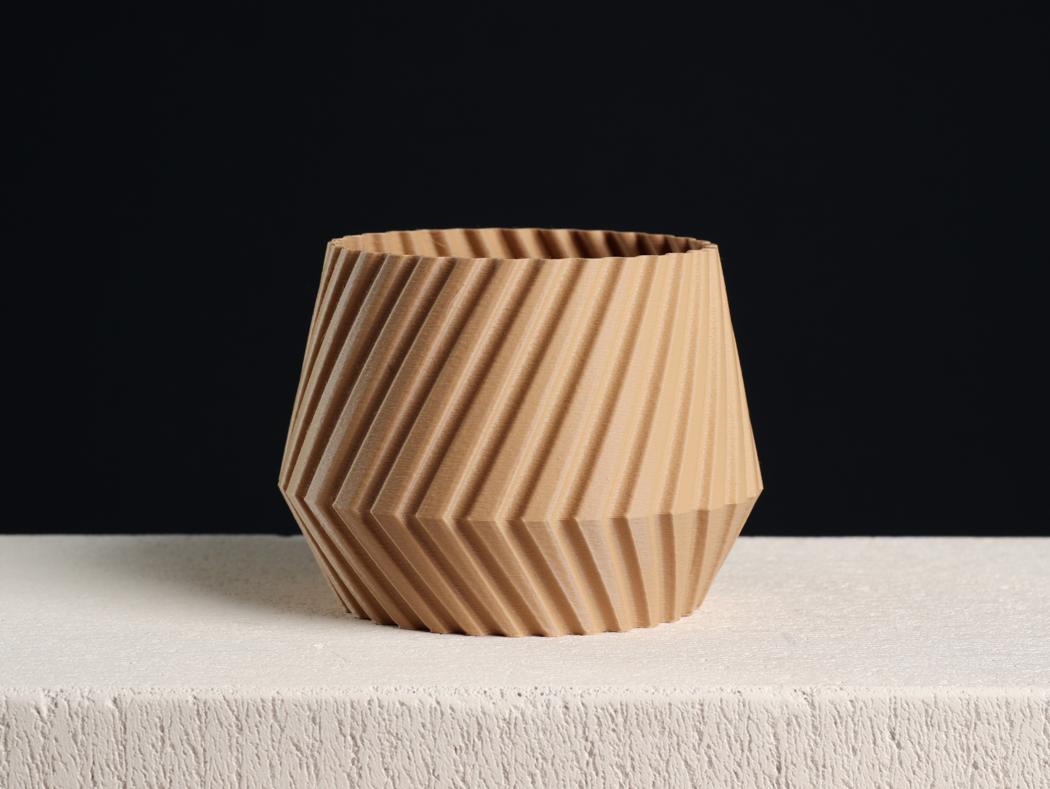 Geometric Plant Pot - Vase mode & Shelled 3D model thumbnail