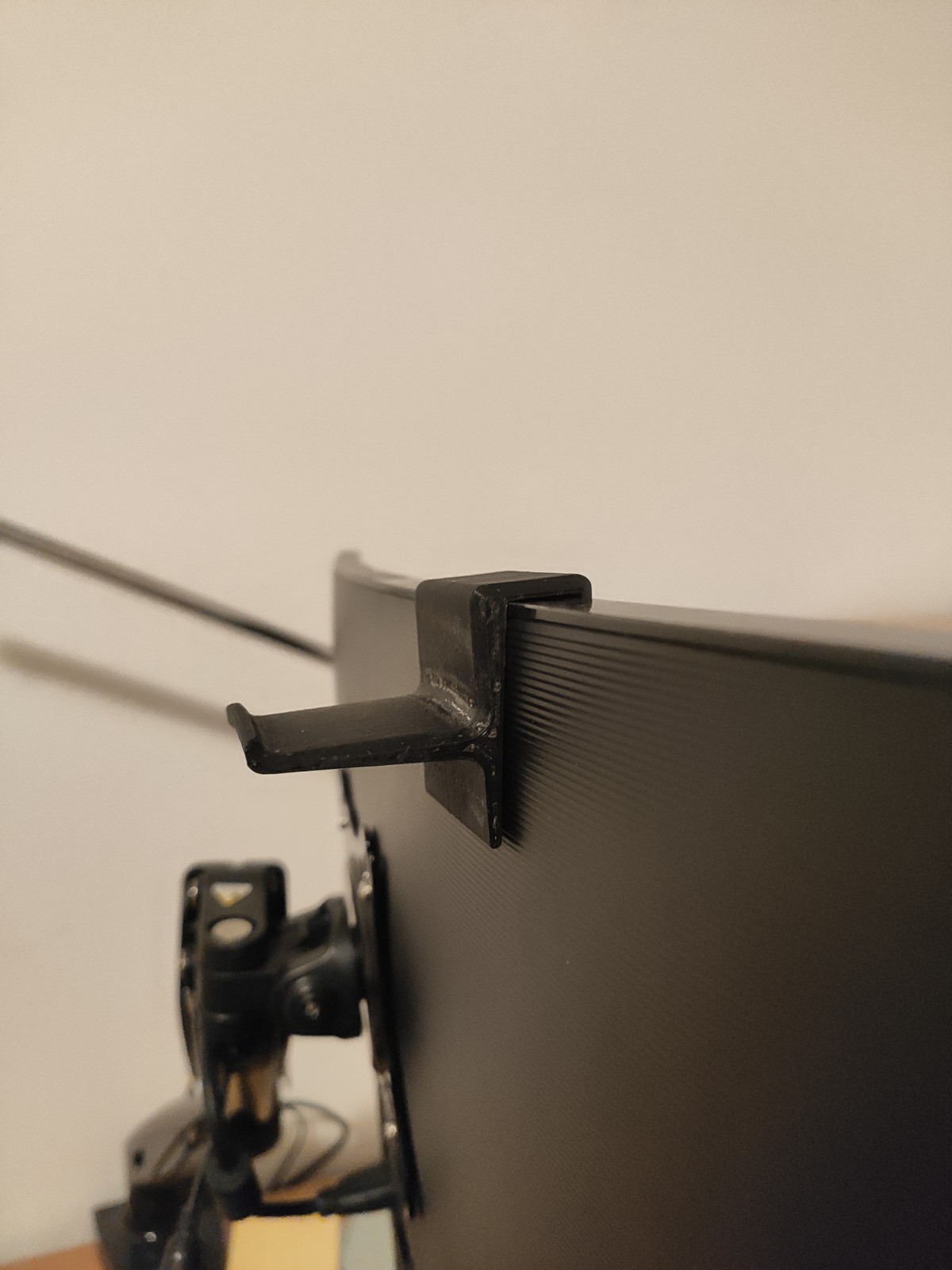 Monitor Headset Hanger by MBTech Download free STL model