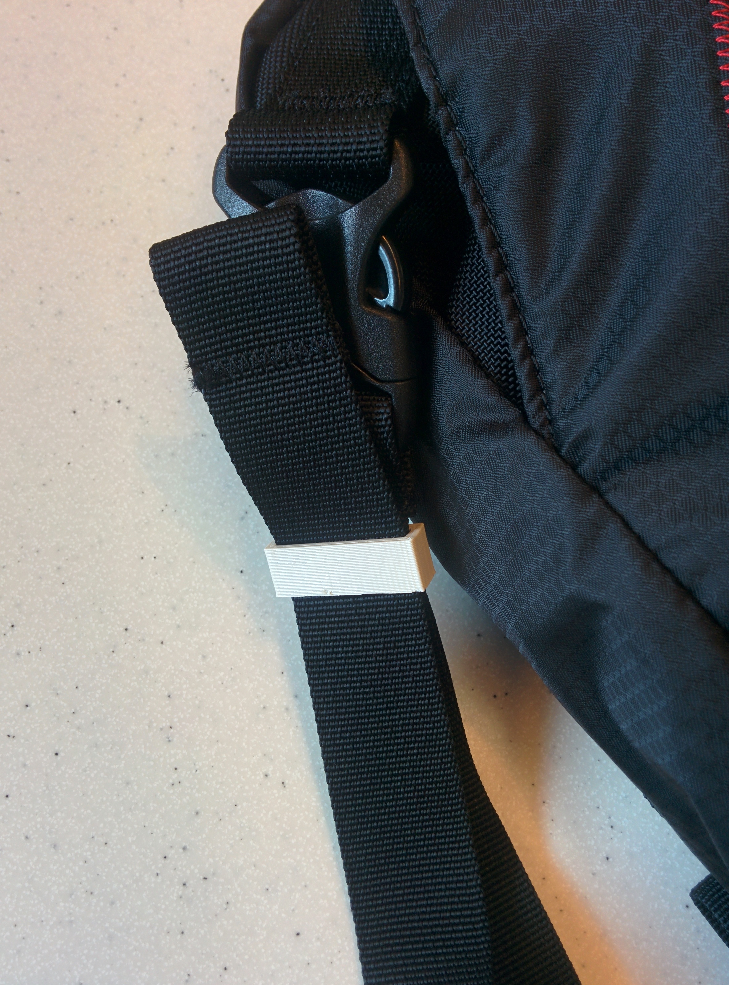 Miniatura 2 do modelo 3D Backpack Strap Clip