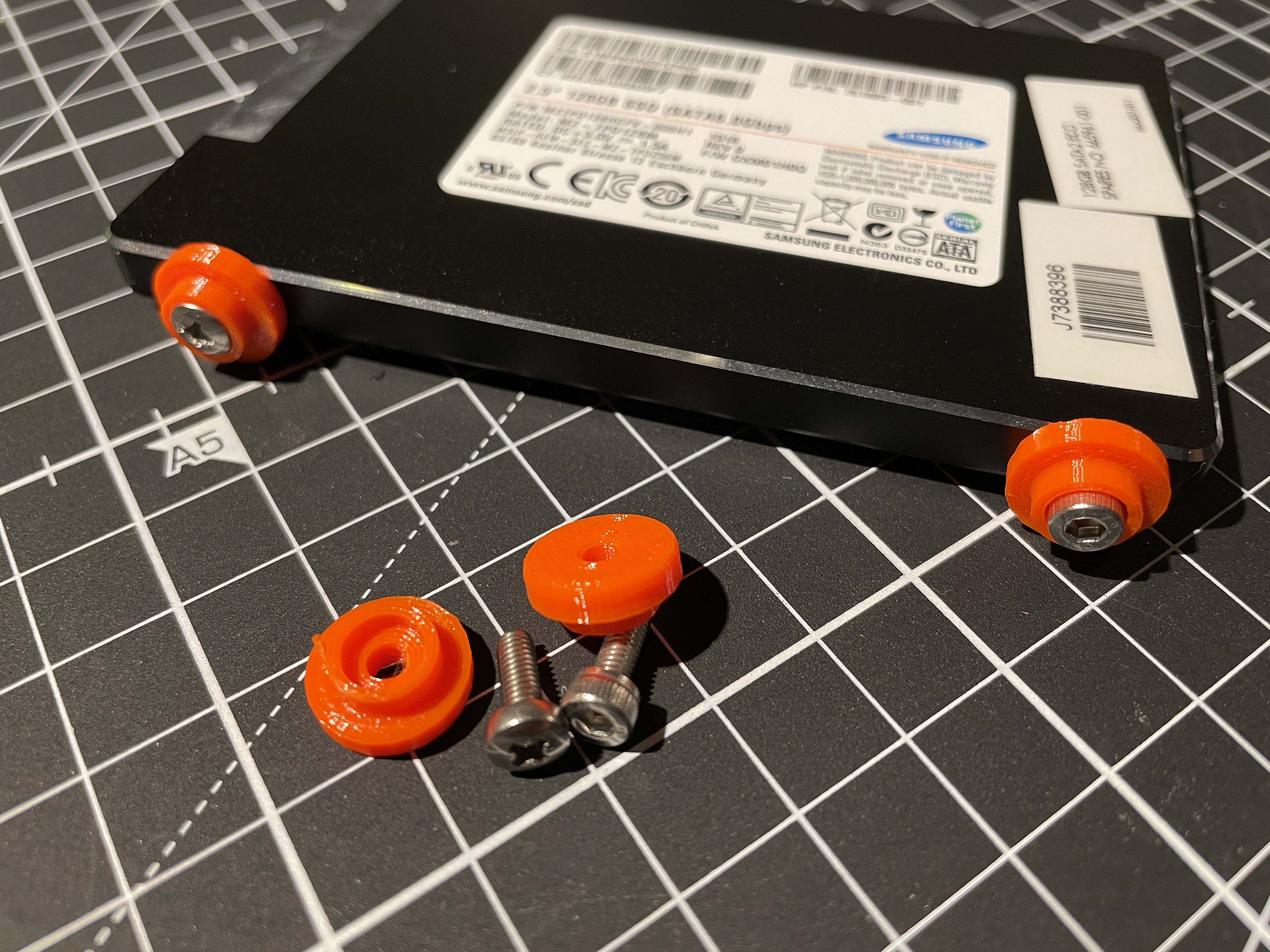 SSD HDD mounting for HP EliteDesk ProDesk