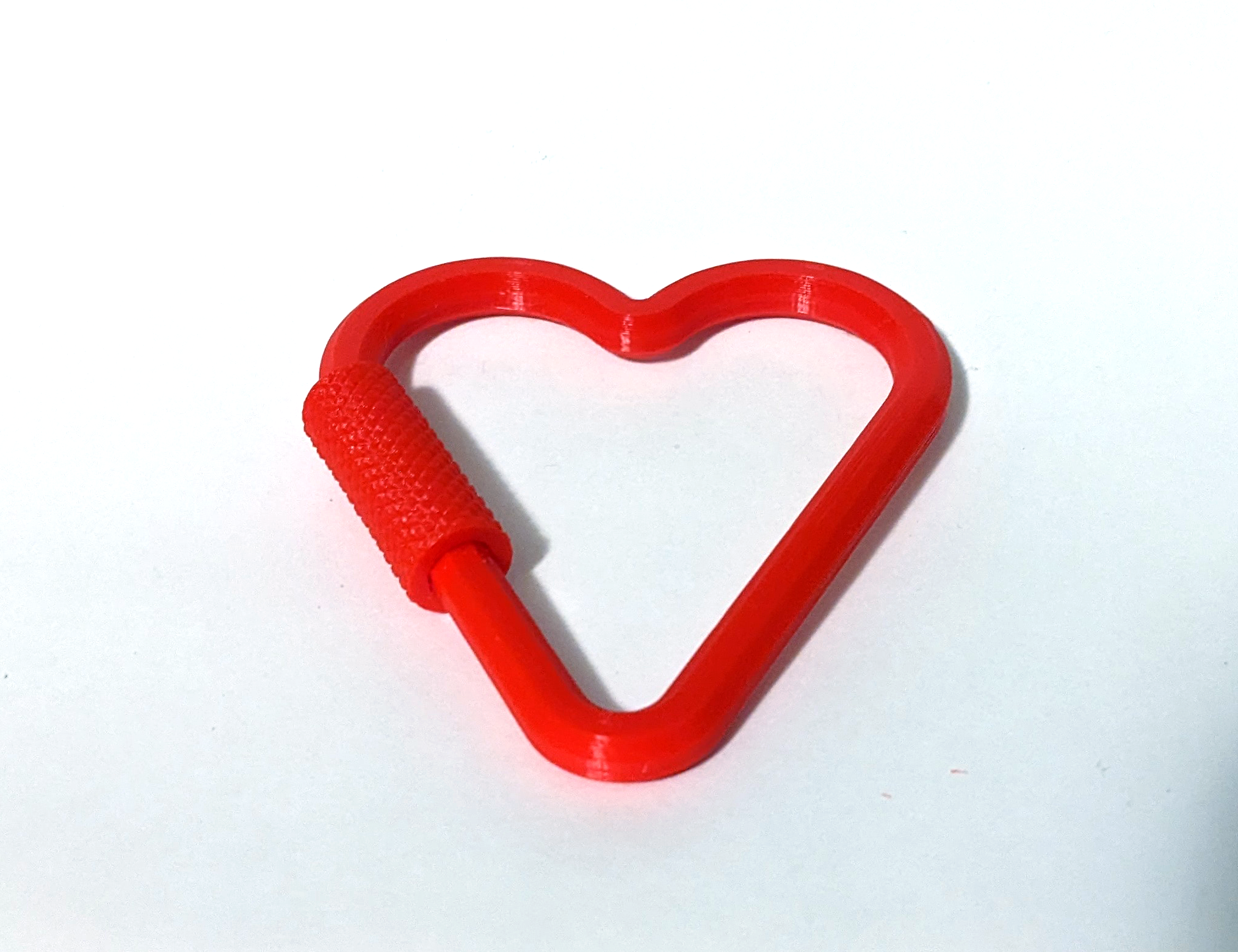 HEART SHAPED CARABINER