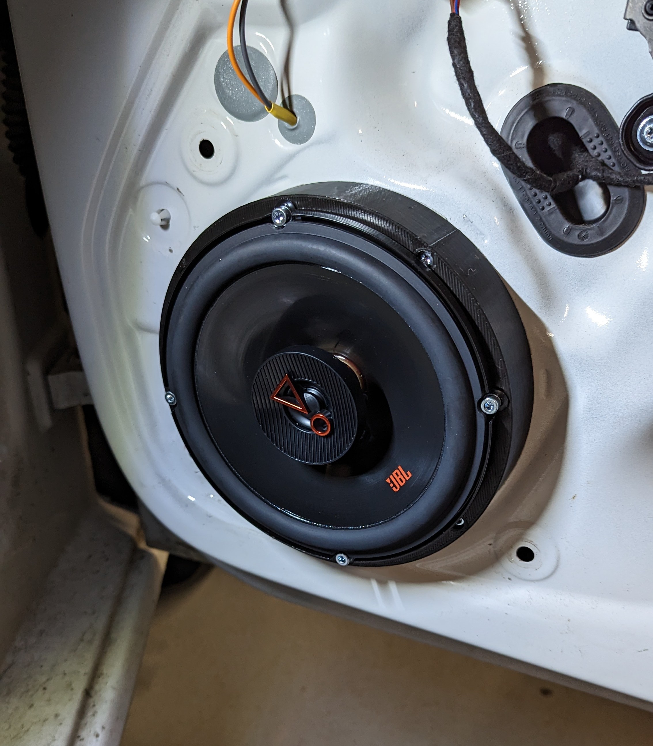 VW Up! 6.5" speaker adapter