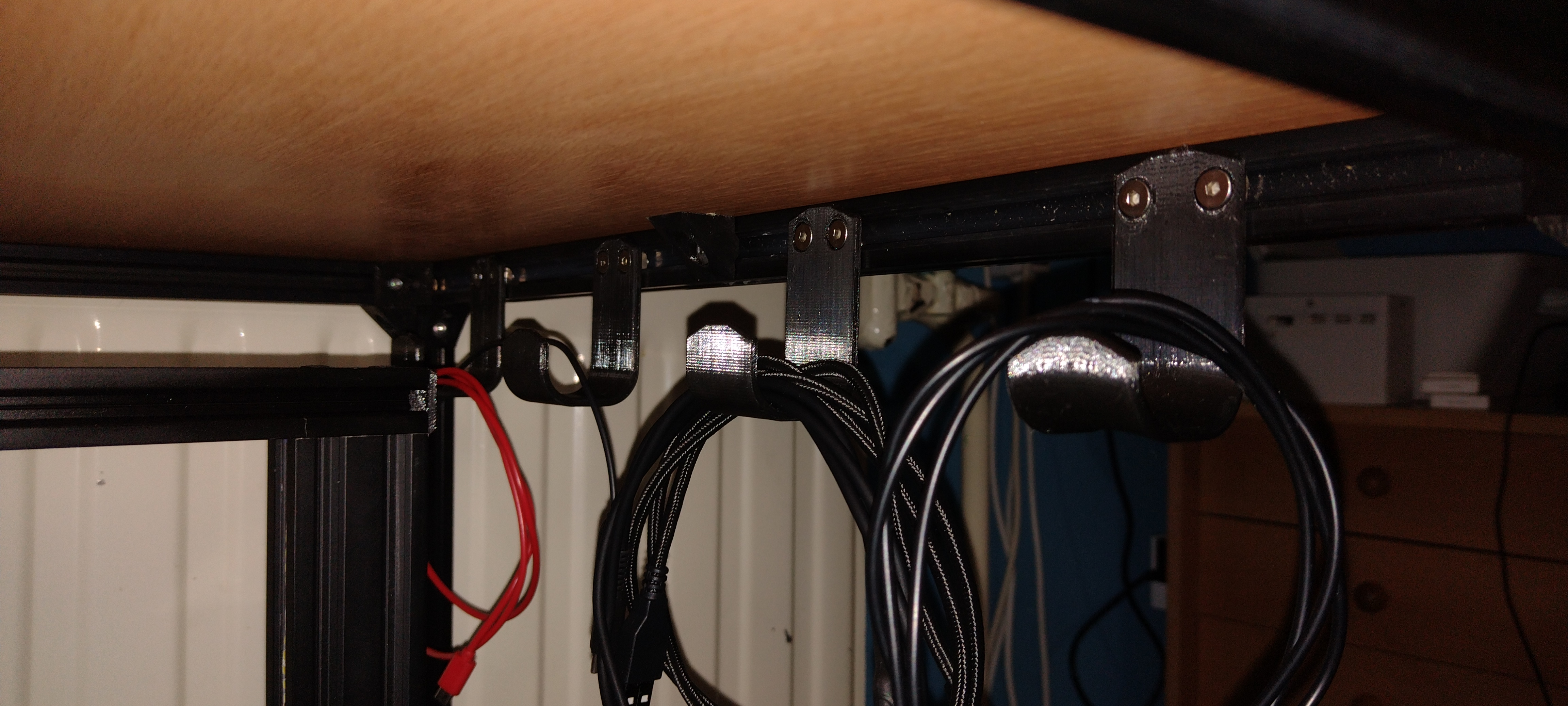 Miniatura 2 do modelo 3D Cable hooks