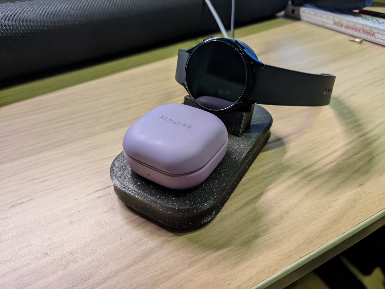 Galaxy Watch 5 + Buds 2 Pro wireless charging cradle