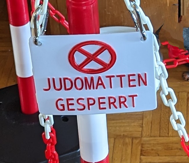 Judo mat locked