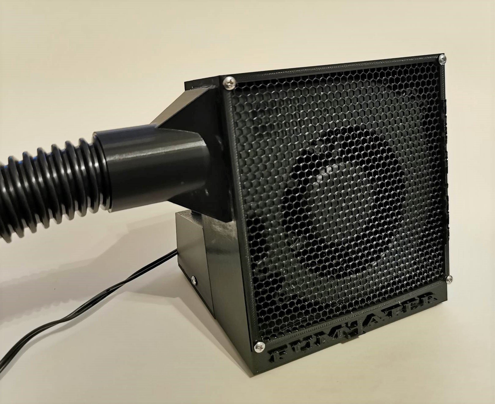 Desktop FUME EXTRACTOR by kssz2 Download free STL model