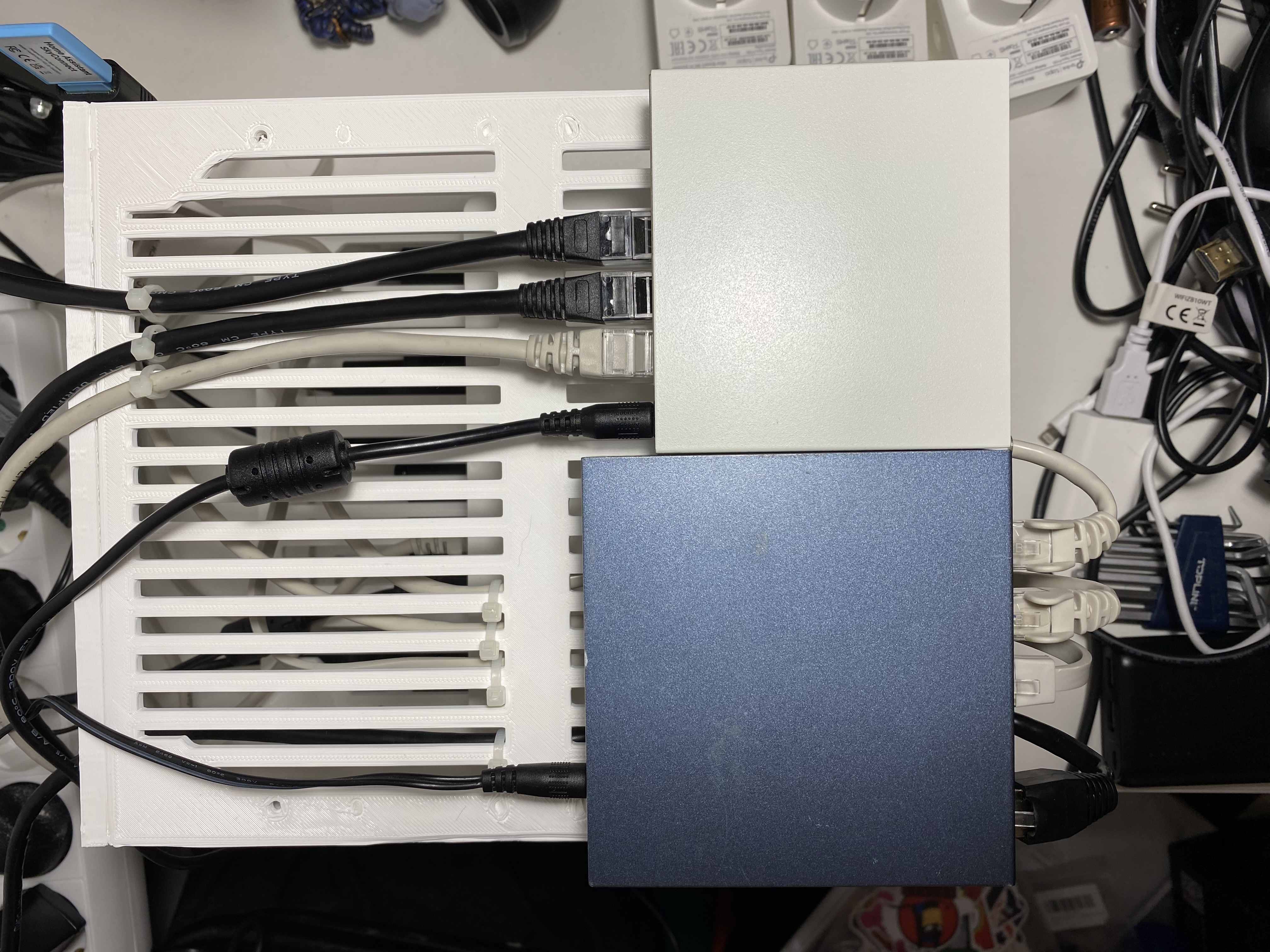 Miniatura 3 do modelo 3D Mini Server Rack