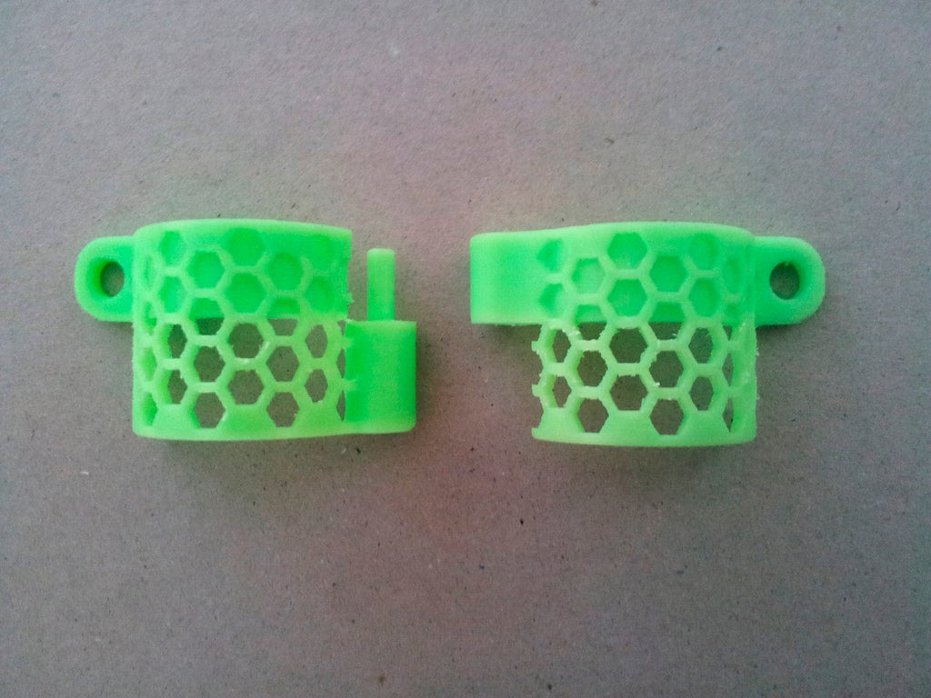 Miniatura 2 do modelo 3D Beer Bottle Lock