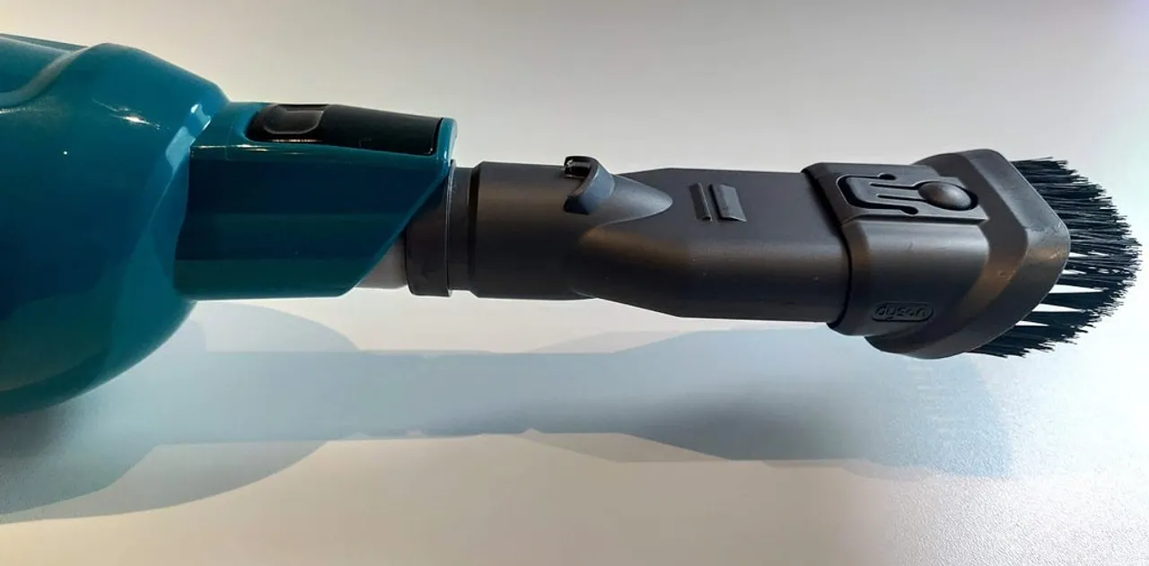 Dyson to Makita Adapter by Razzer09, Download free STL model