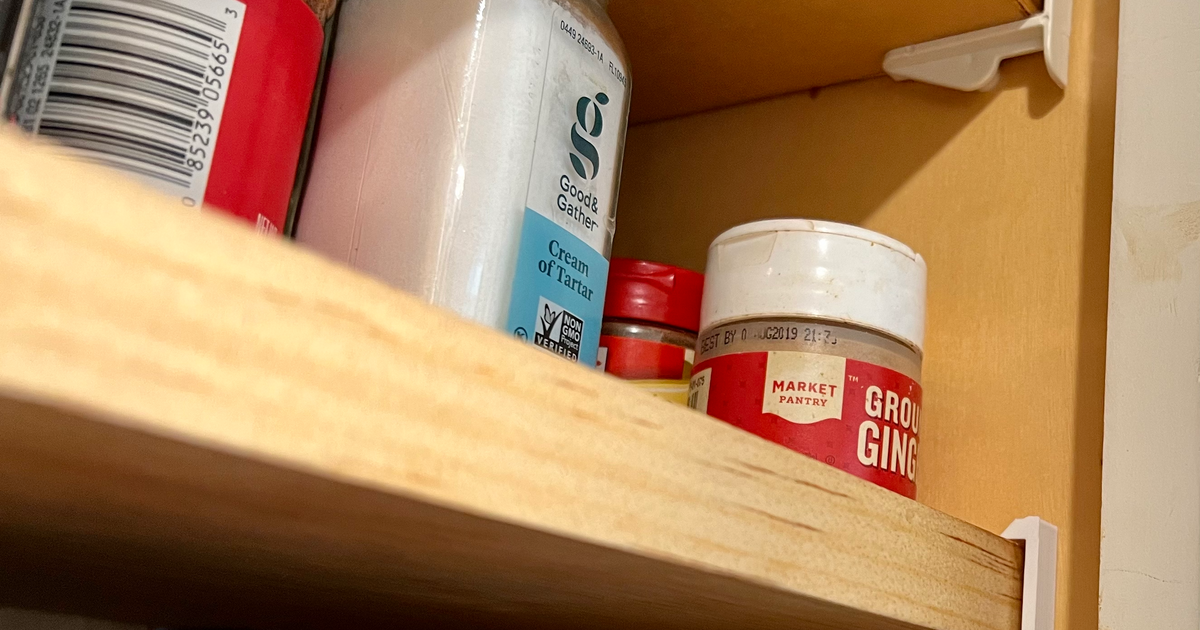 Kitchen Shelf Bracket (1/4" pin size) by 20r3mun Download