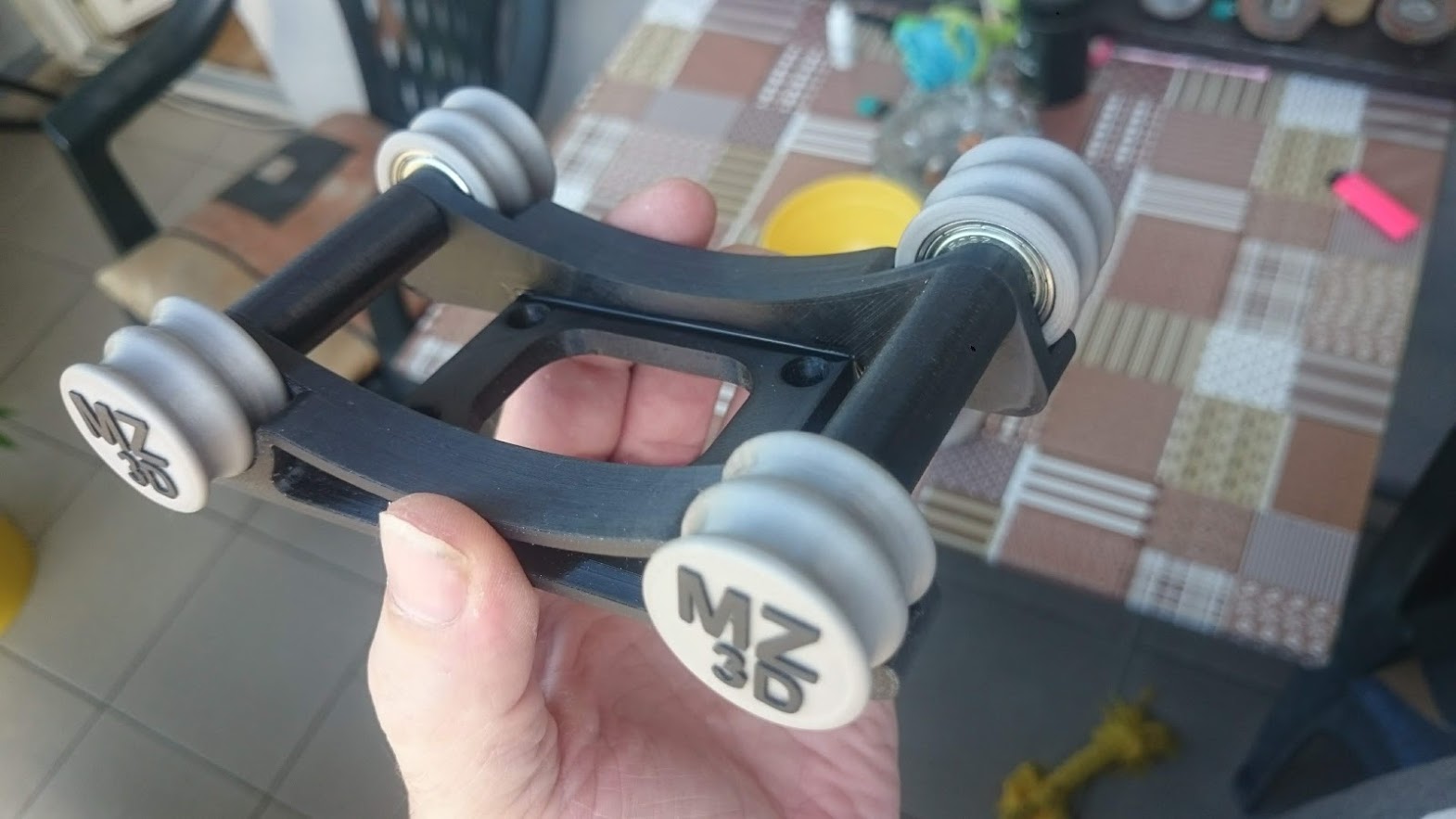 Univerzální držák cívky, Universal spool holder