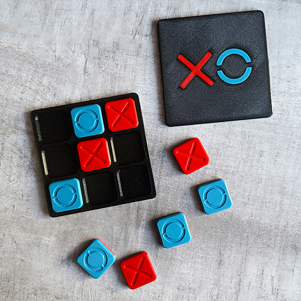 XXO - Tic Tac Toe with Magnetic Case