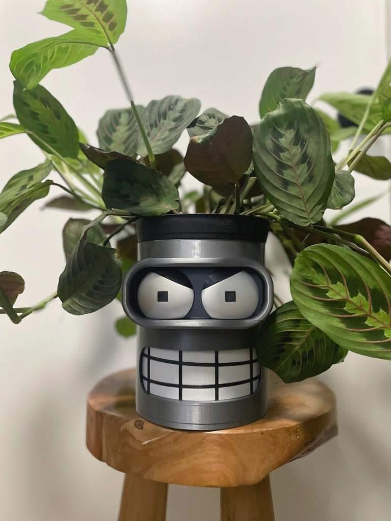 Bender planter pot