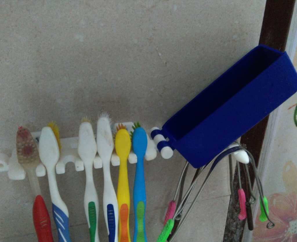 Tooth brush Holder
