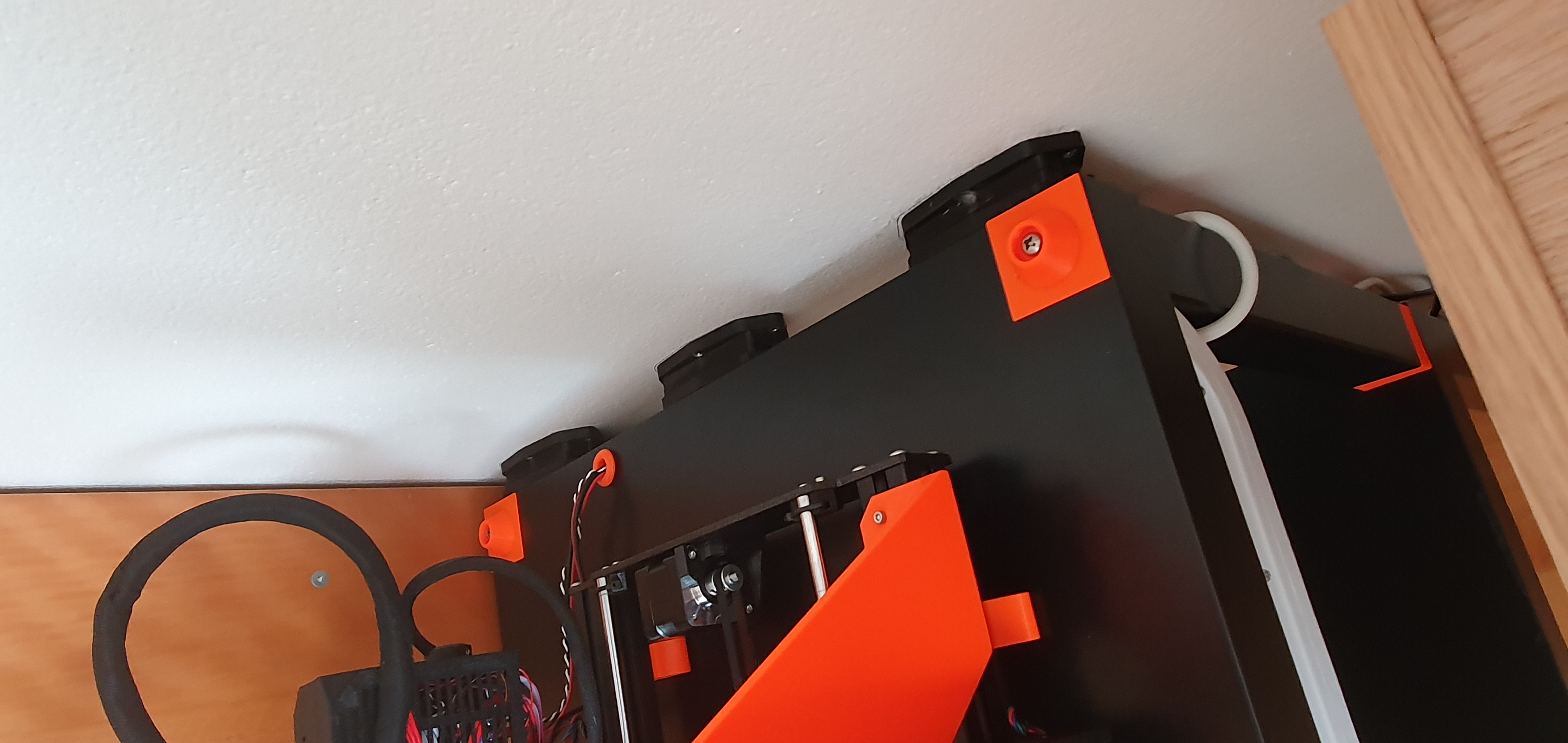 Magnetic 3D printer stiffener for IKEA LACK based printer stands