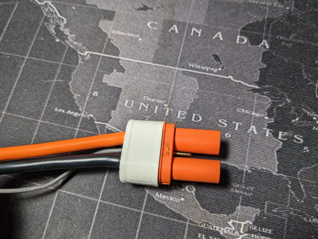 Spektrum IC5 Battery Connector Cover for R/C Lipo by Zedic