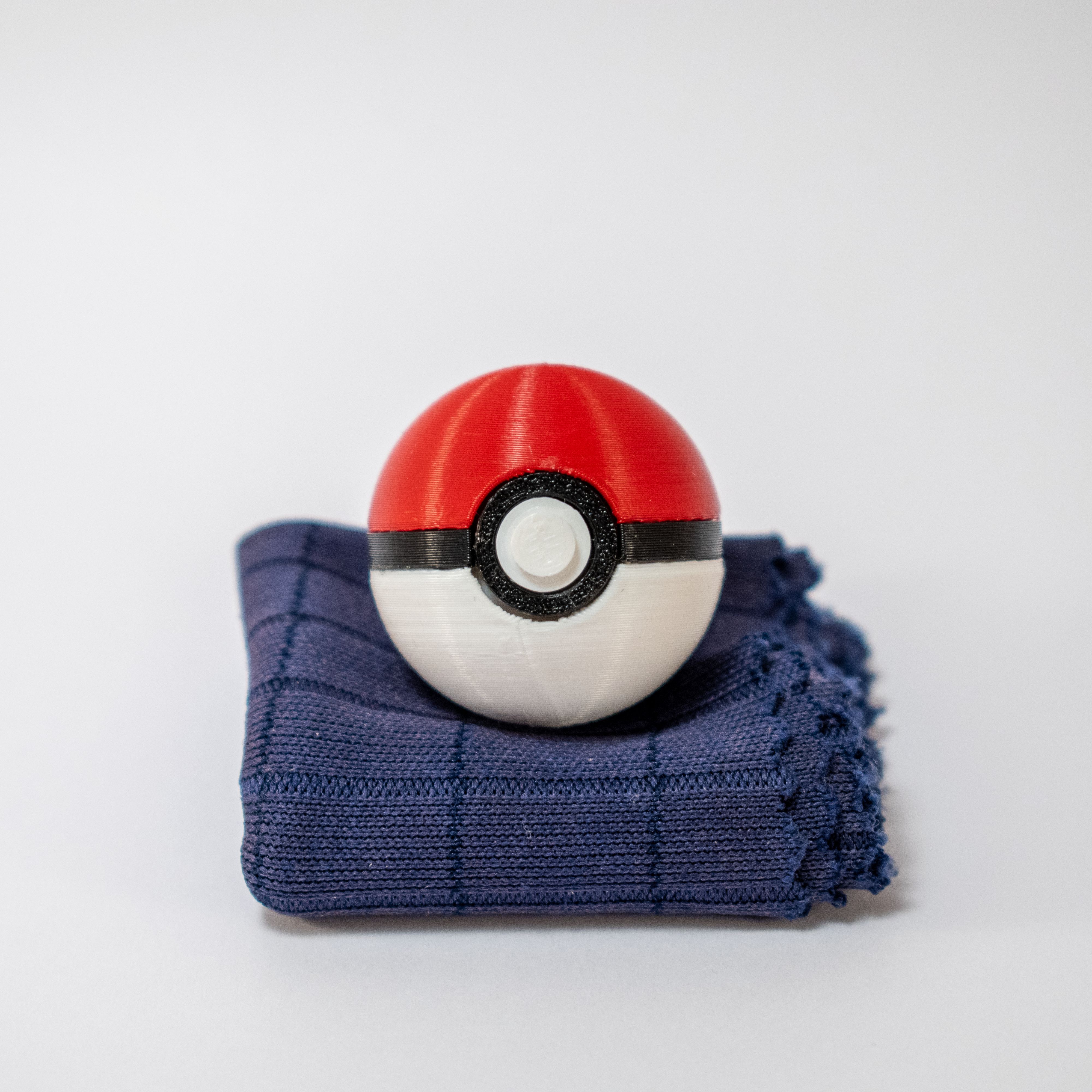 Miniatura 3 do modelo 3D Pokeball Mini Keychain