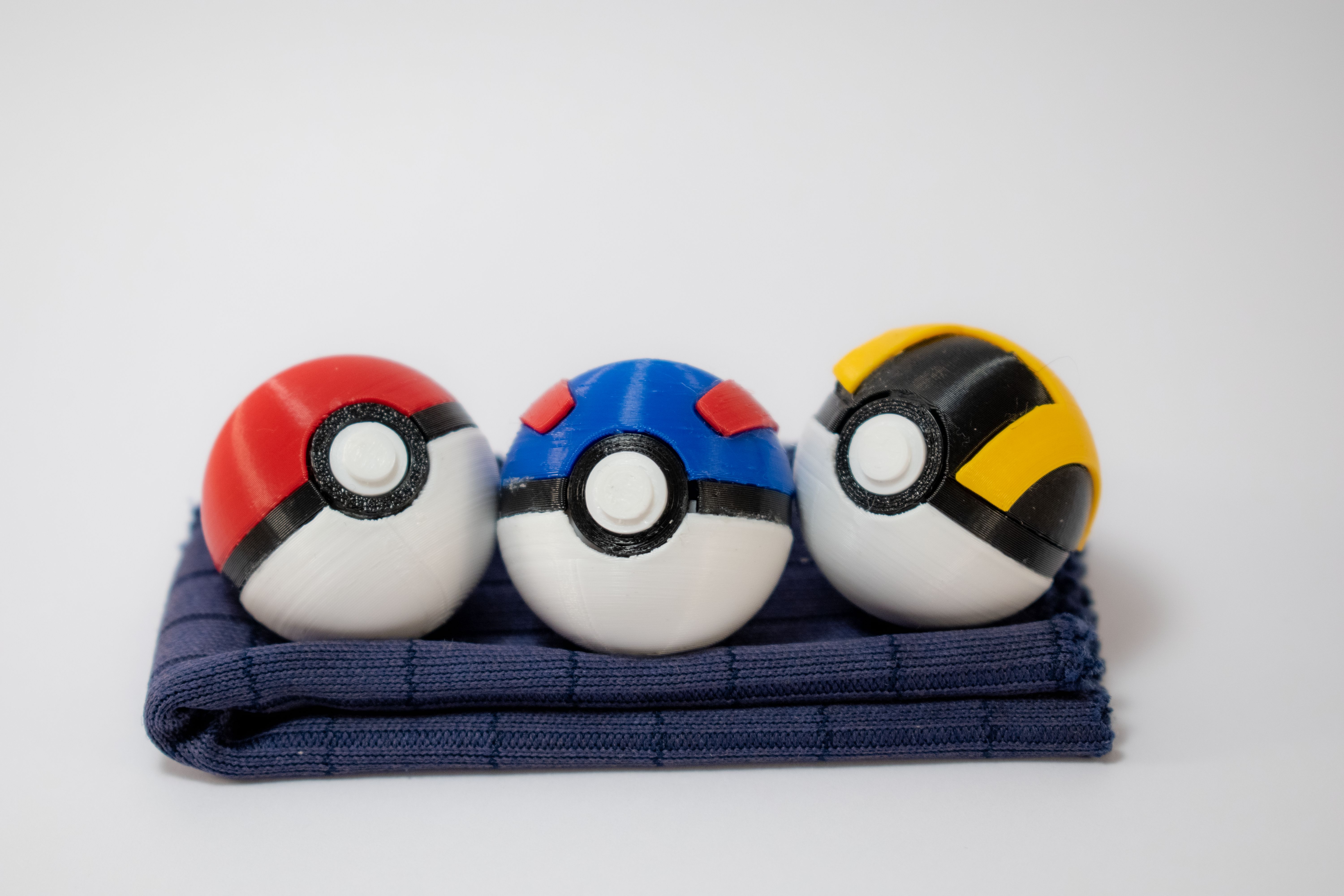 Miniatura 6 do modelo 3D Pokeball Mini Keychain