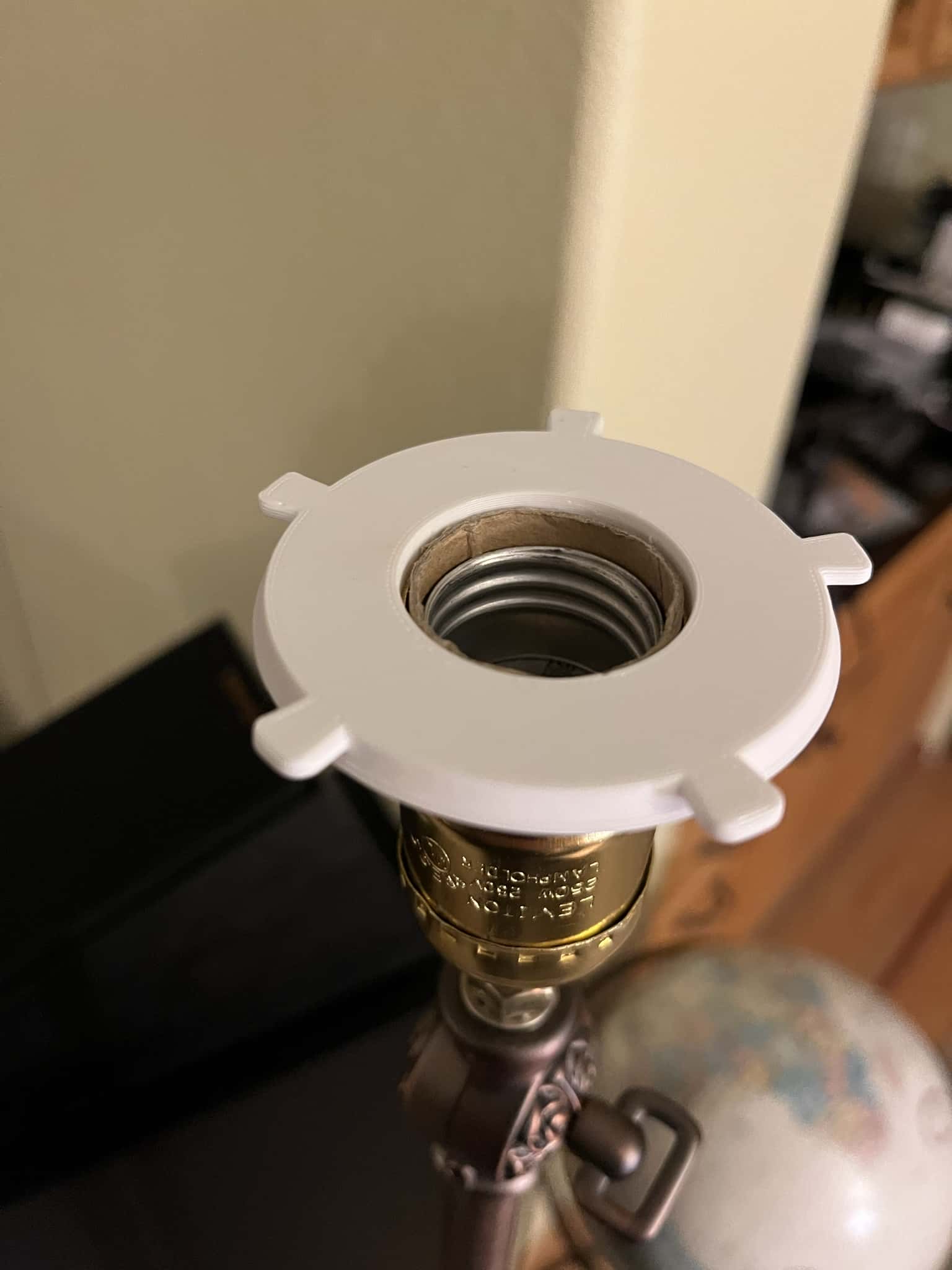 Lightsocket mount for Designer Lithophane Moon Lamp