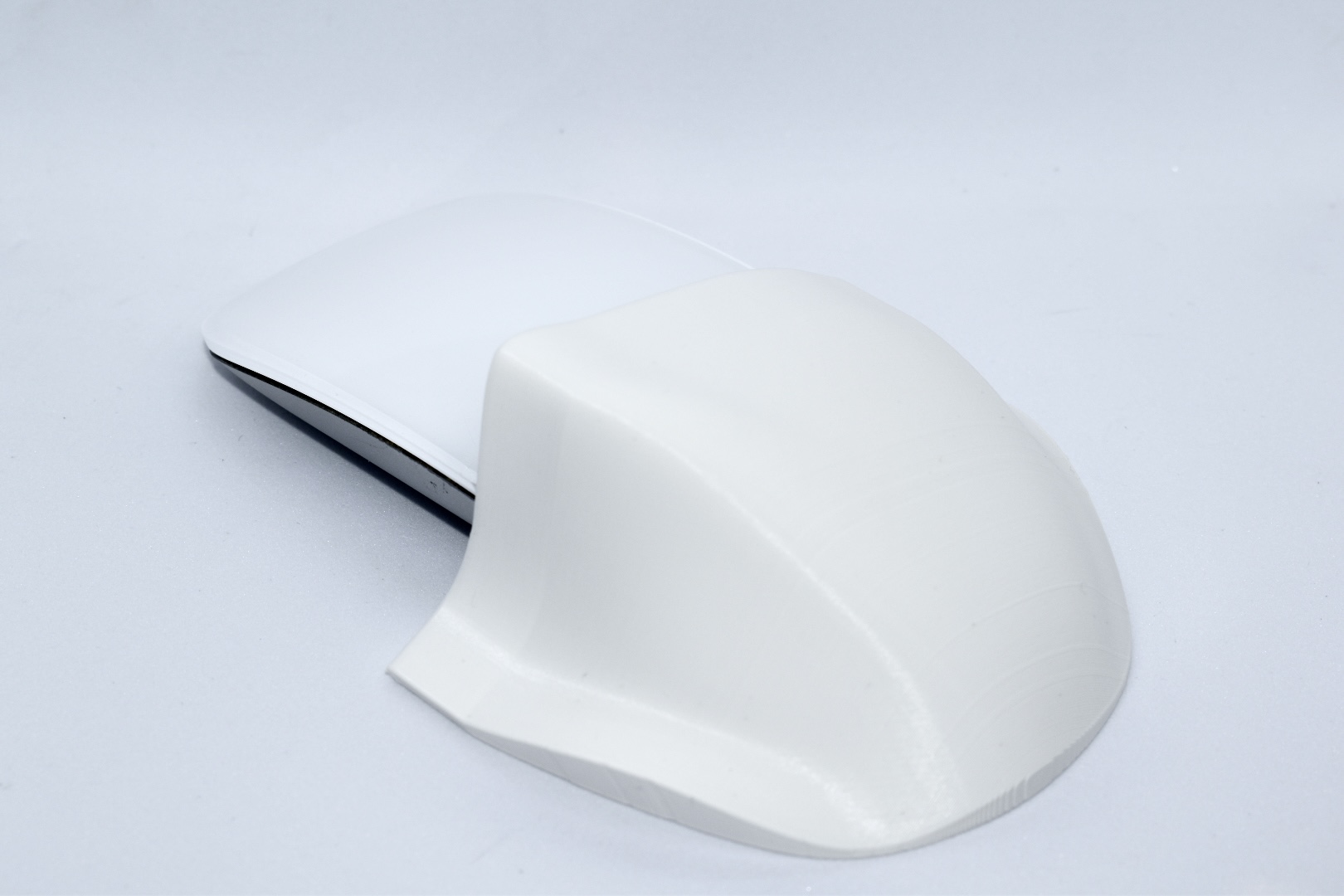 Ergonomic Attachment for Magic Mouse by KubiV | Download free STL model ...