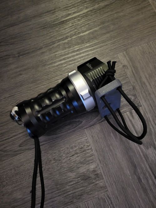 Sofirn SD01 Goodman Handle Bungee (Scuba Diving Light)
