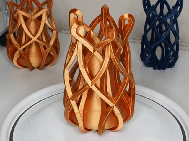 Stephanie's Knotted Vase