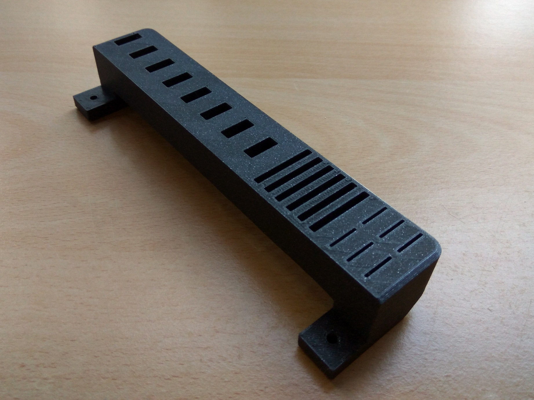 Miniatura 2 do modelo 3D USB & SD Card Holder