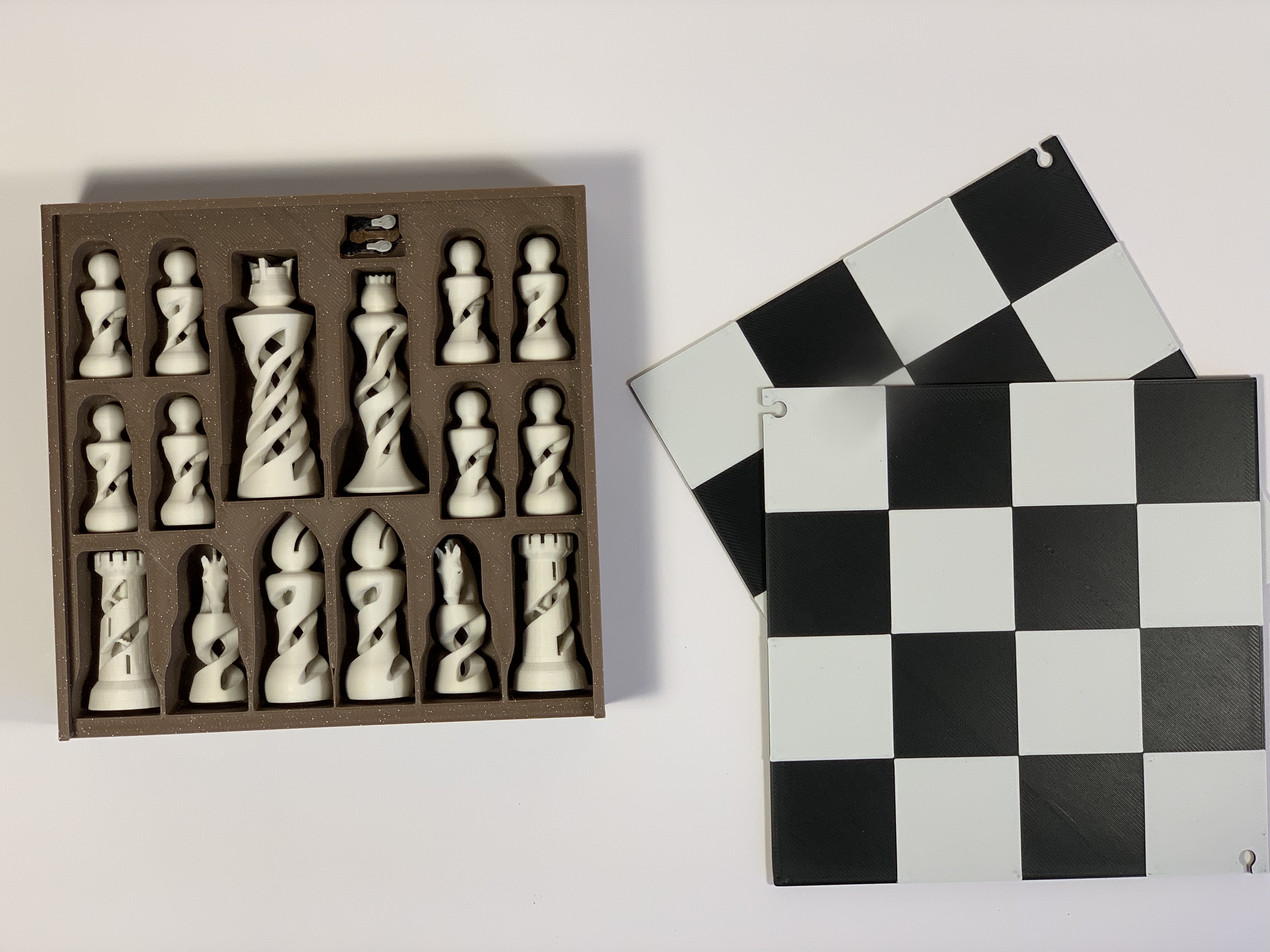 Chess boxes with integrated chessboard