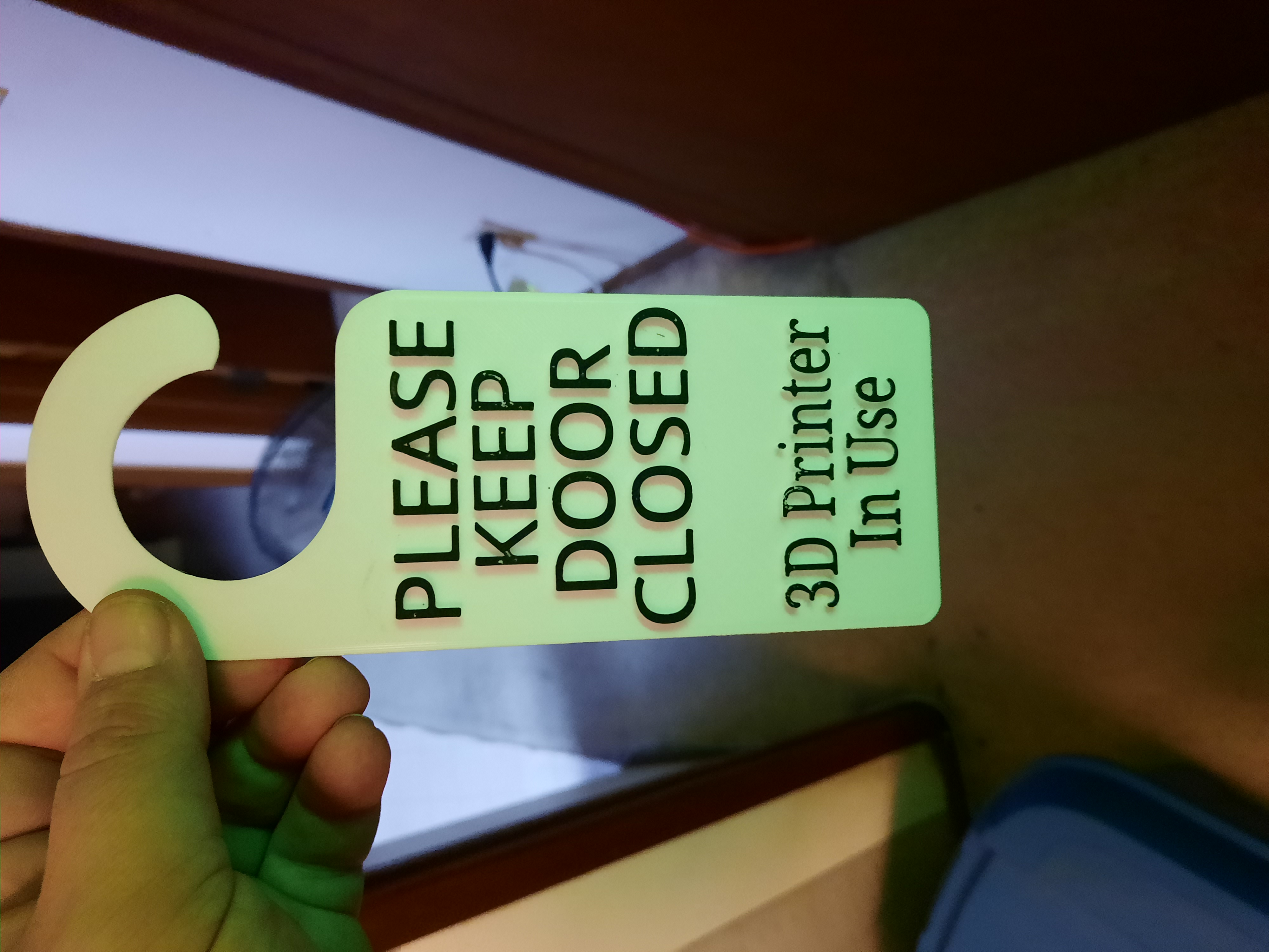 Printing in progress door hanger par Brian Willis | Téléchargez ...