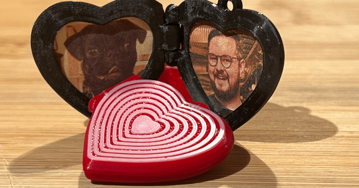 Print in Place Heart Locket (2 color/one extruder version available!) by  Yair Maimon, Download free STL model