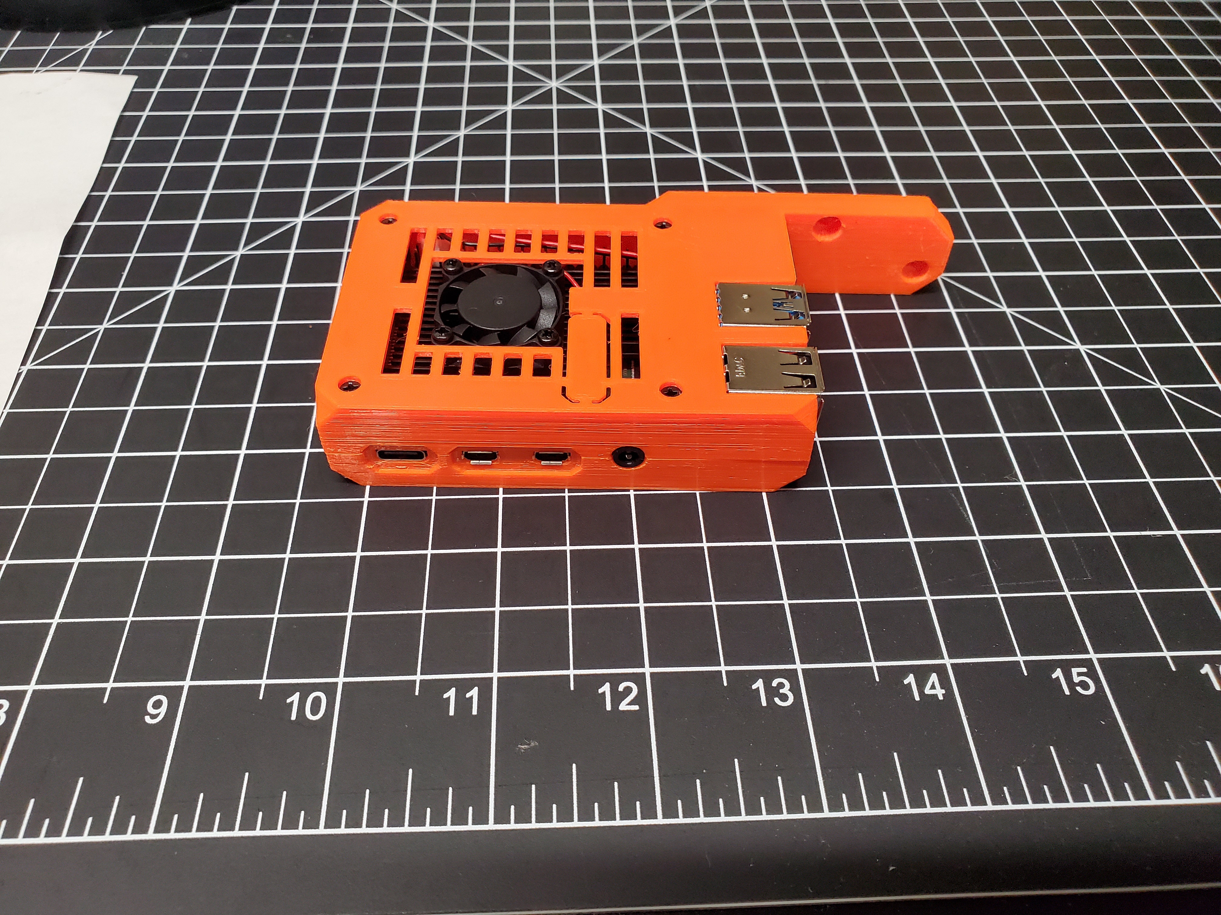 Raspberry Pi4 case for Prusa MK3 - Remix
