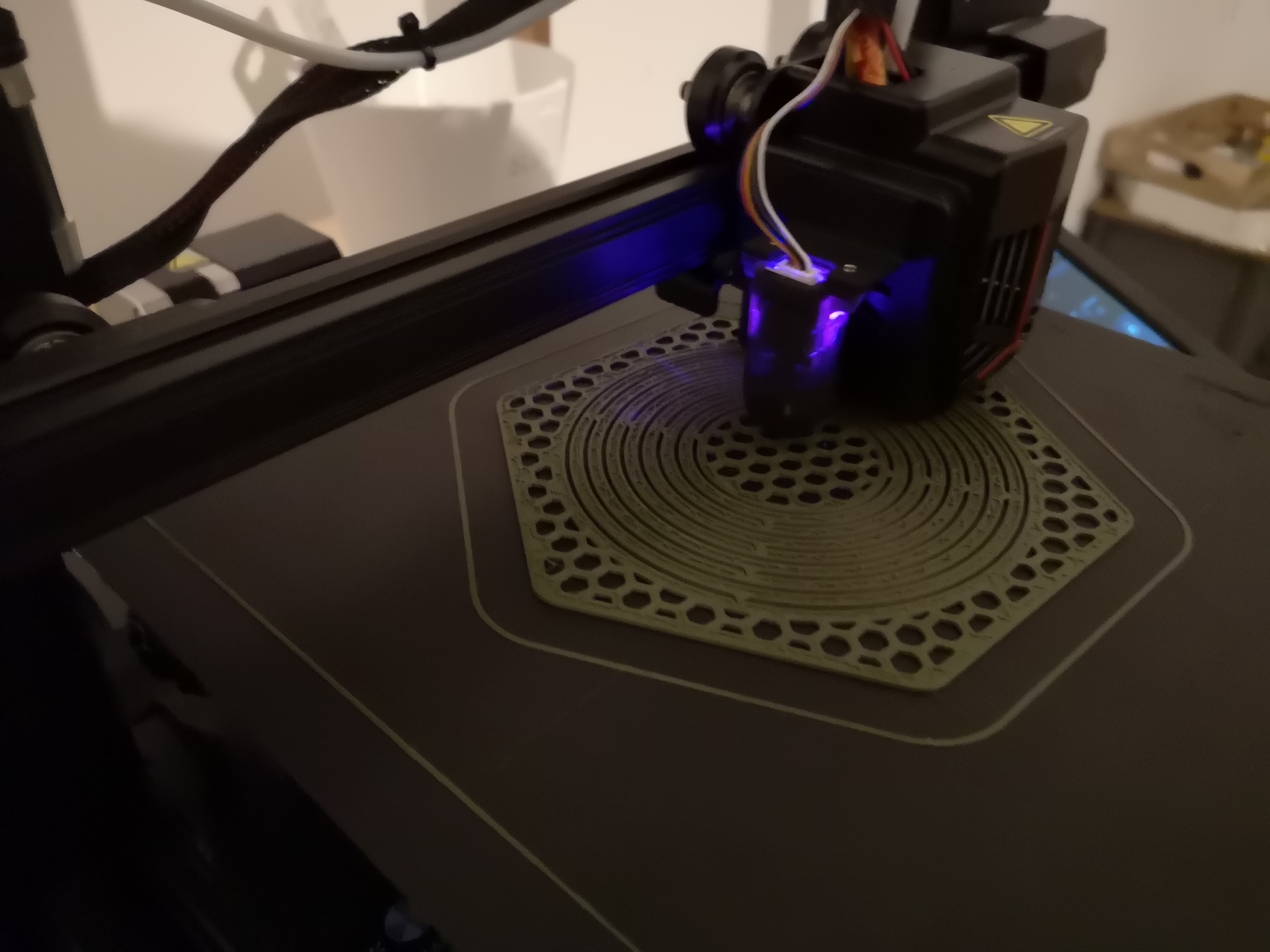 Miniatura 4 do modelo 3D gyroscope coaster